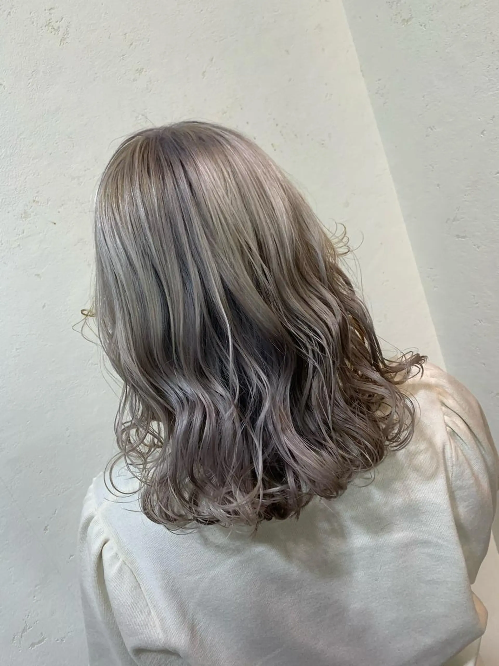 ミディアム カラー ブリーチ ヘアカラー トリートメント 天野 開のヘアスタイル