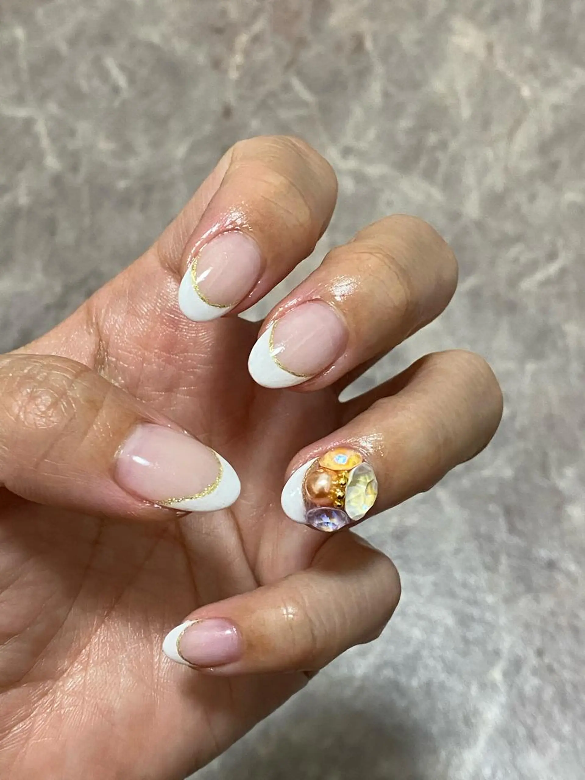 ミディアム ネイル アートネイル オフィスネイル シンプルネイル ストーンネイル ハンドネイル 三原 裕紀のマツエク・マツパデザイン