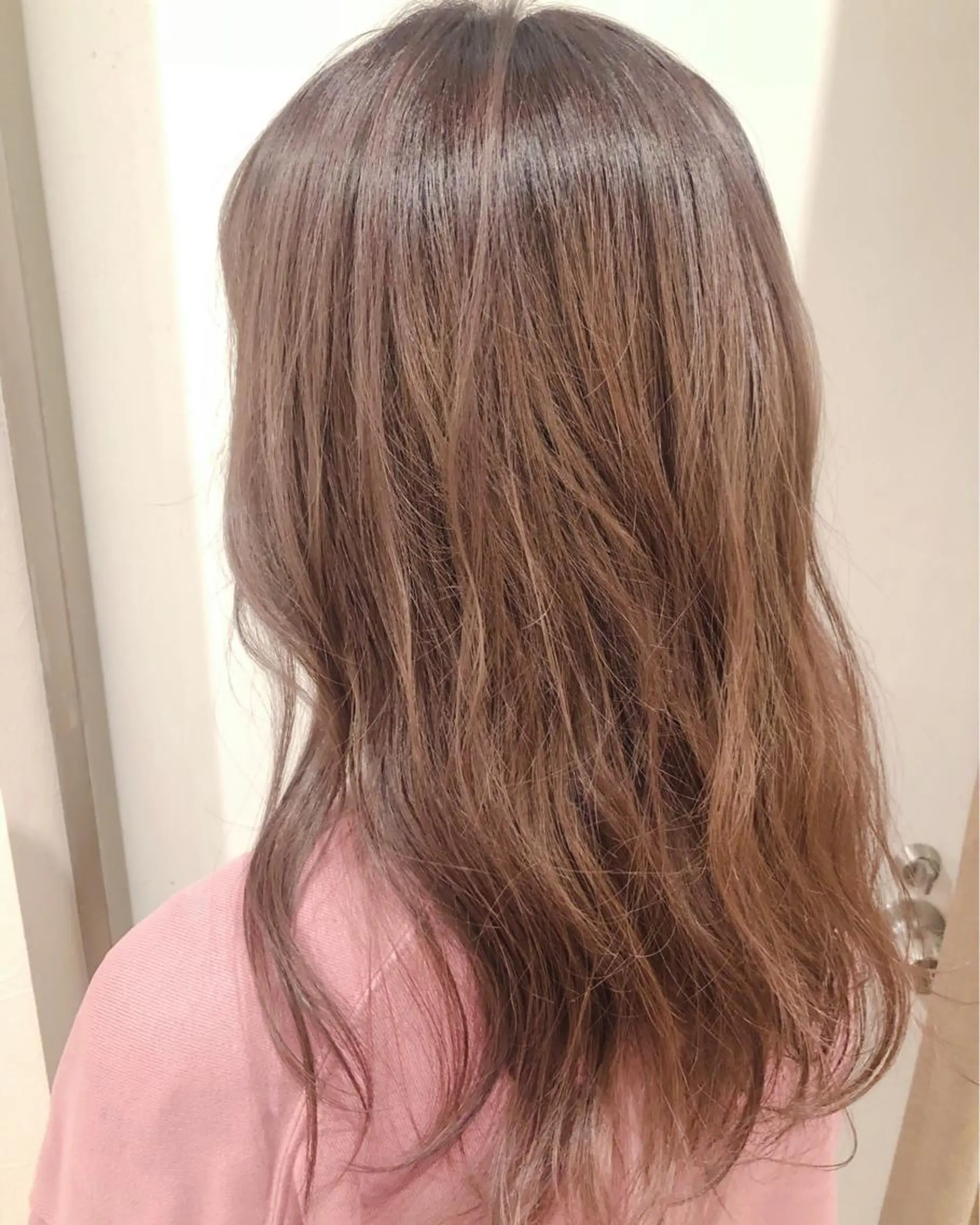 セミロング カラー 韓国ヘア顔周りカット 艶髪ベージュtamaのヘアスタイル