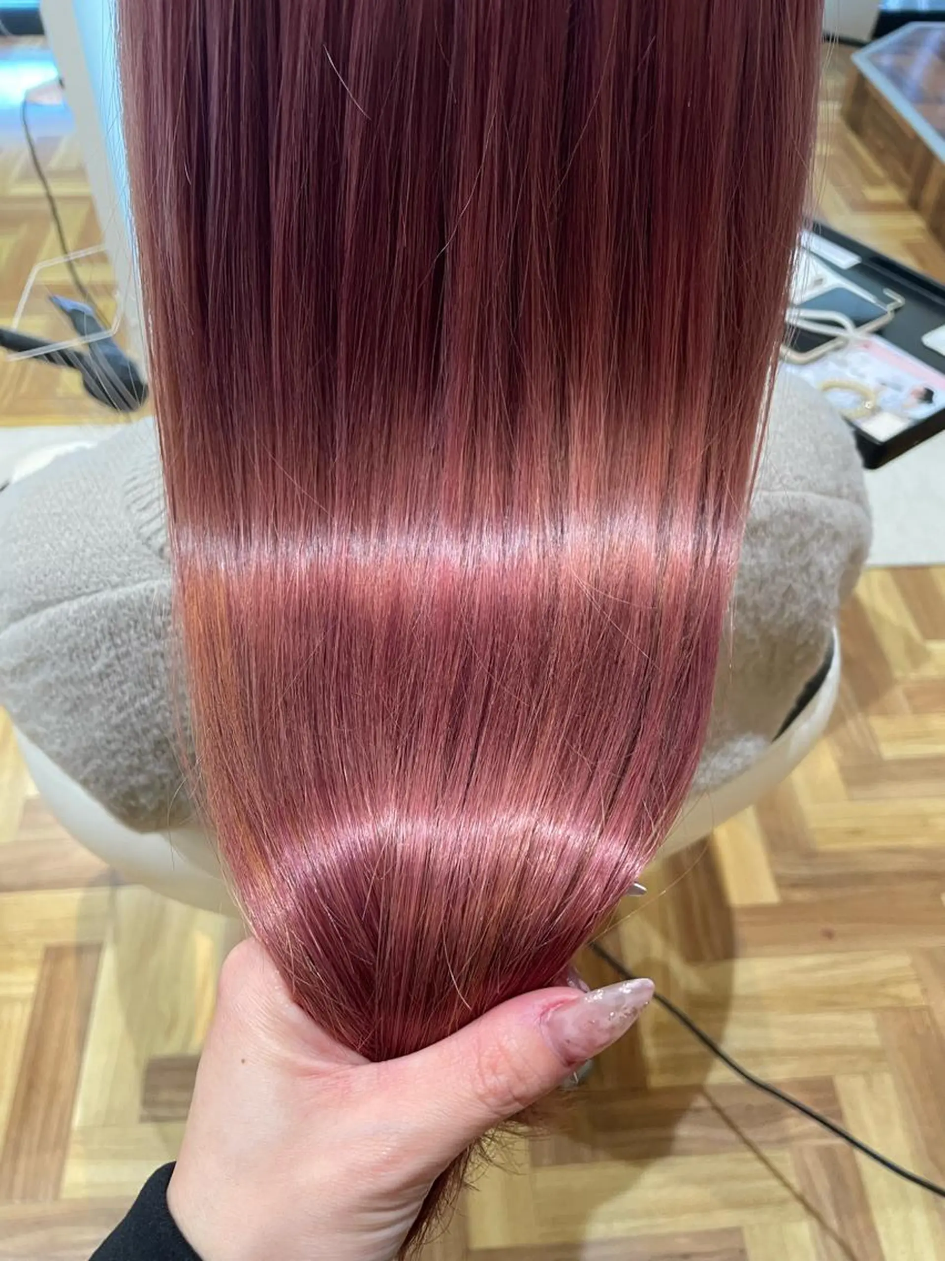 ロング カラー ブリーチ 透明感カラー イルミナカラー トリートメント 酸熱トリートメント ヘアカラー トリートメント 福森 みずきのヘアスタイル