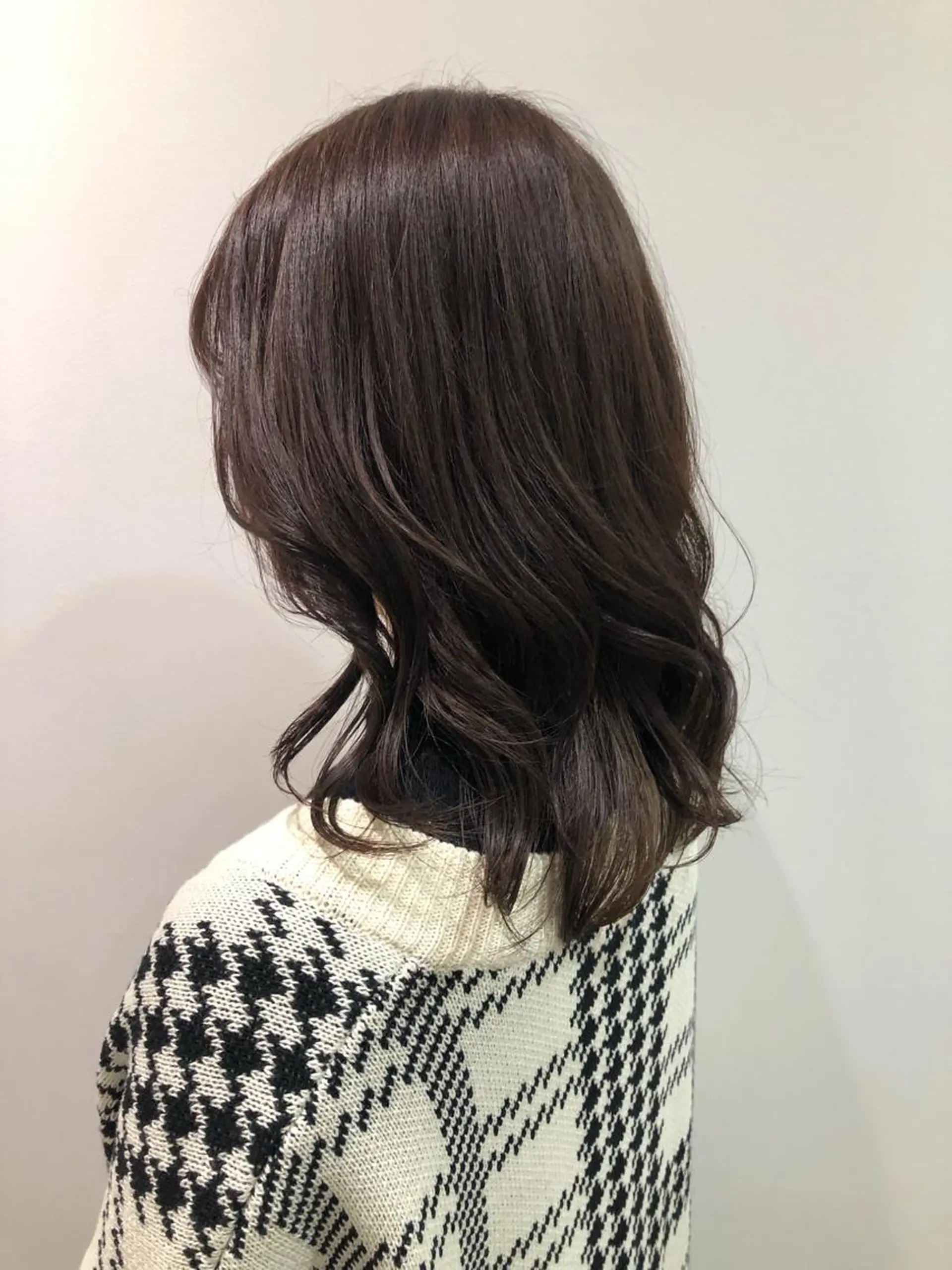 セミロング ラベンダーベージュ レイヤー/お顔まわり 暖色カラー🍑Amiのヘアスタイル