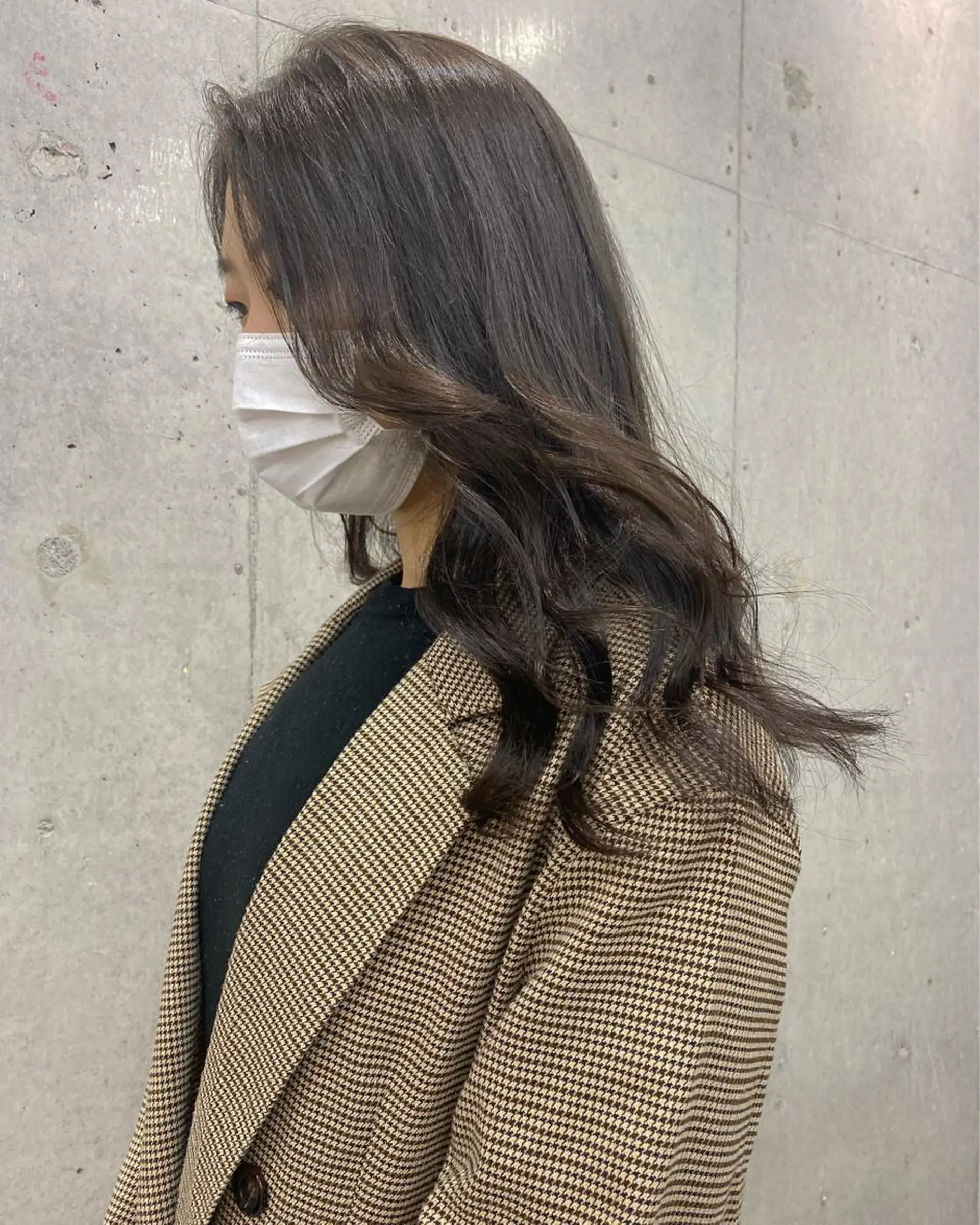 ロング カラー オリーブ/アッシュ やわらか透明感カラーのヘアスタイル