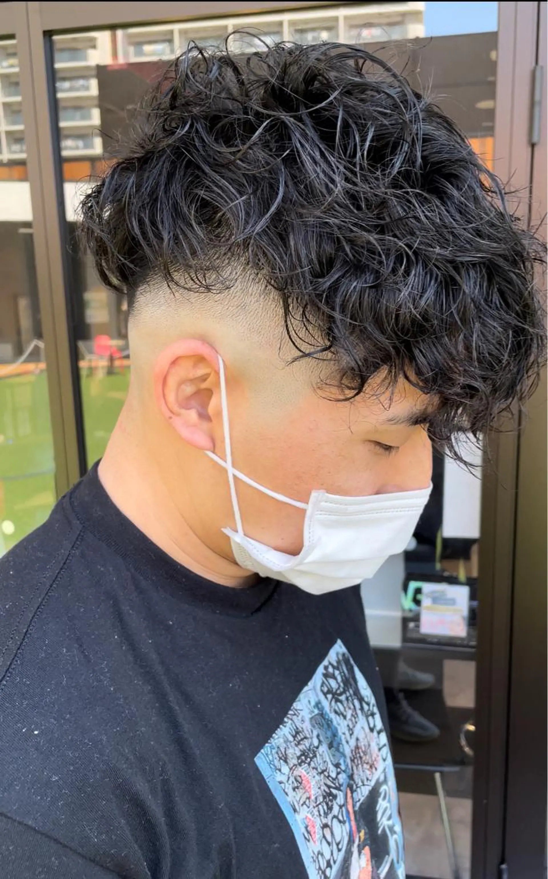 ショート パーマ メンズ スペインカール パーマ メンズヘア特化 崎田 成人のヘアスタイル