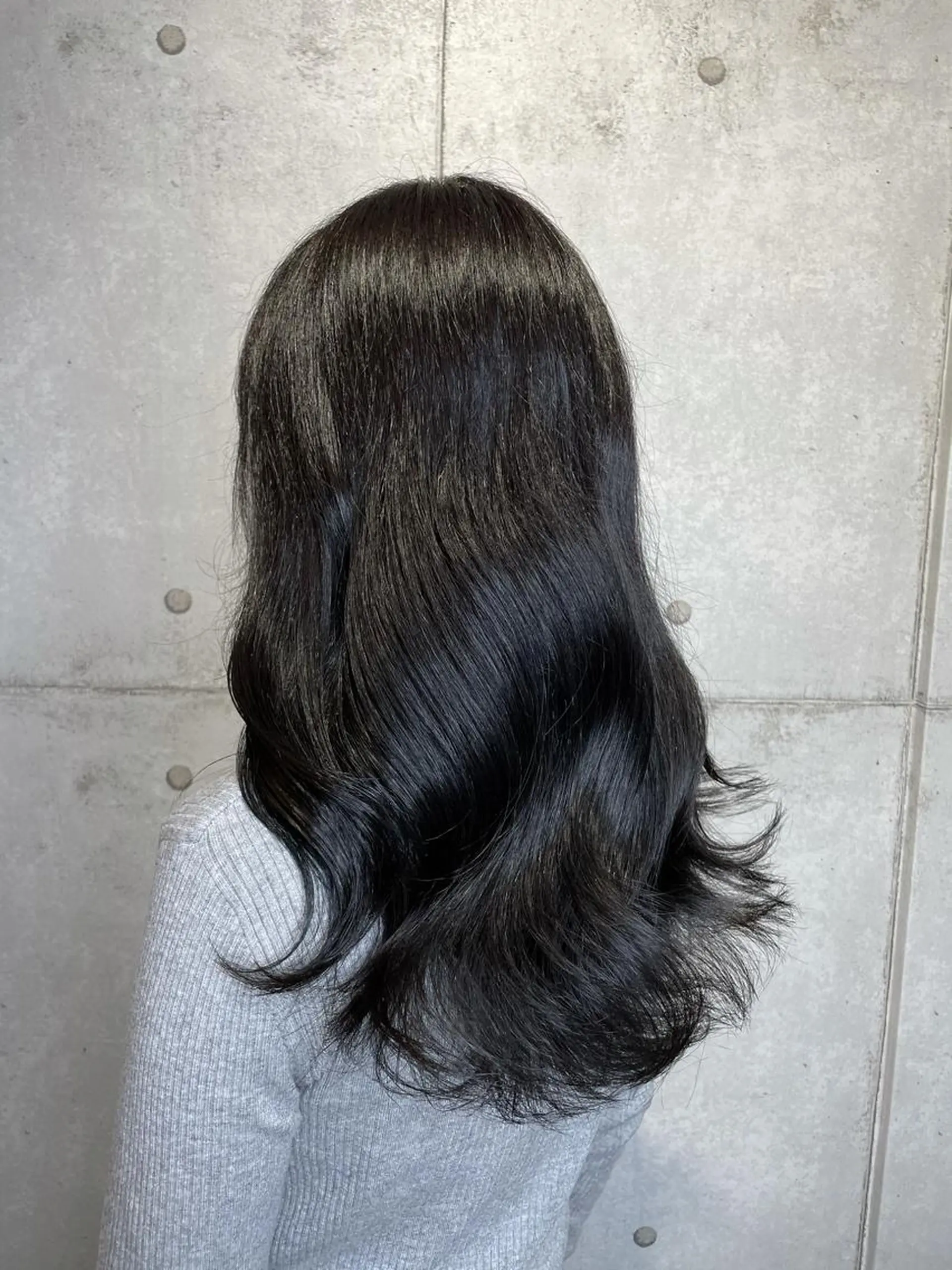 ロング ヨシンモリ ヘアカラー トリートメント オオカワユウキ 🎀newi池袋のヘアスタイル