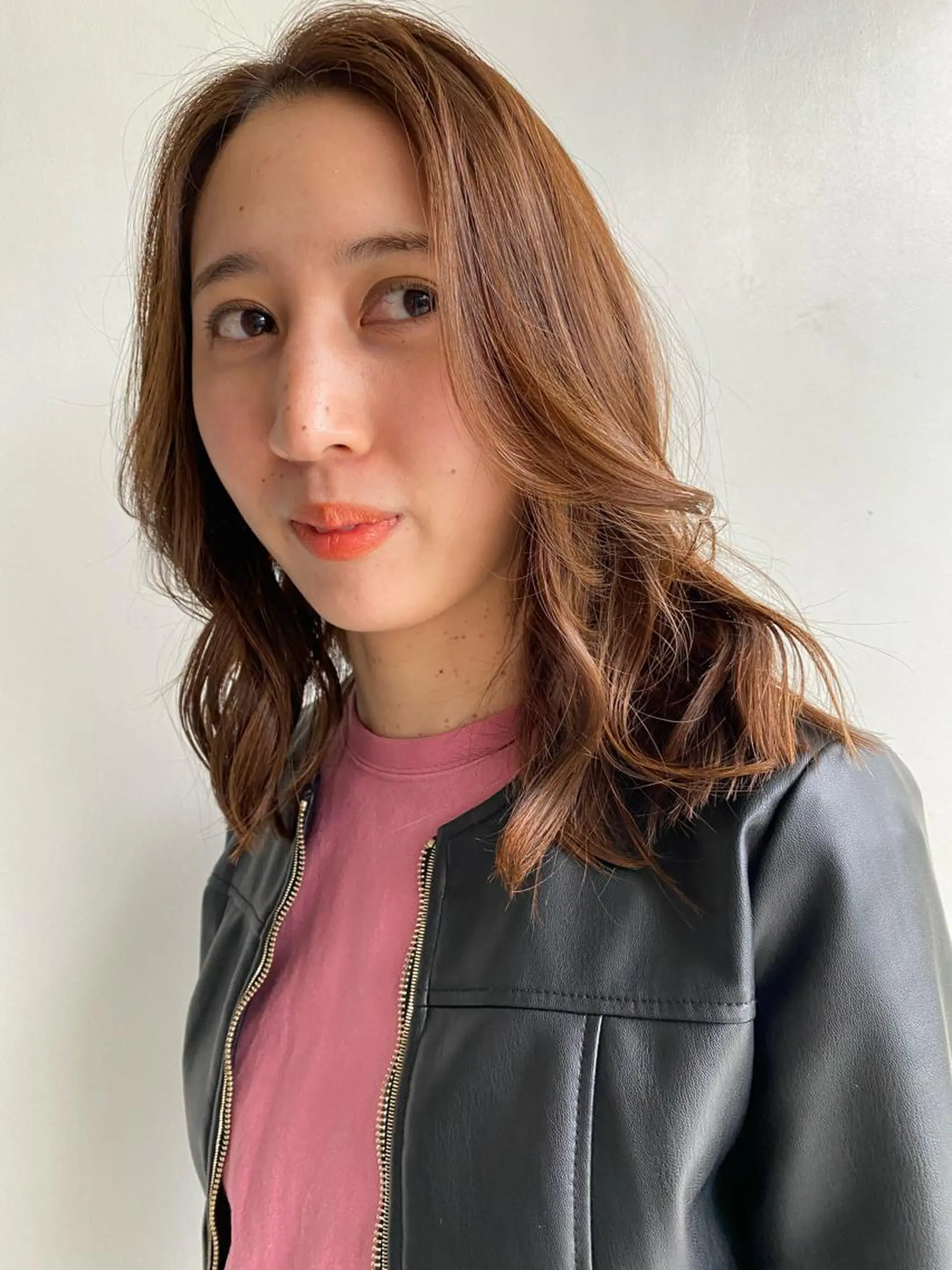 ミディアム カラー les baladins du miroir所属・🍃YURI 🍃のヘアスタイル