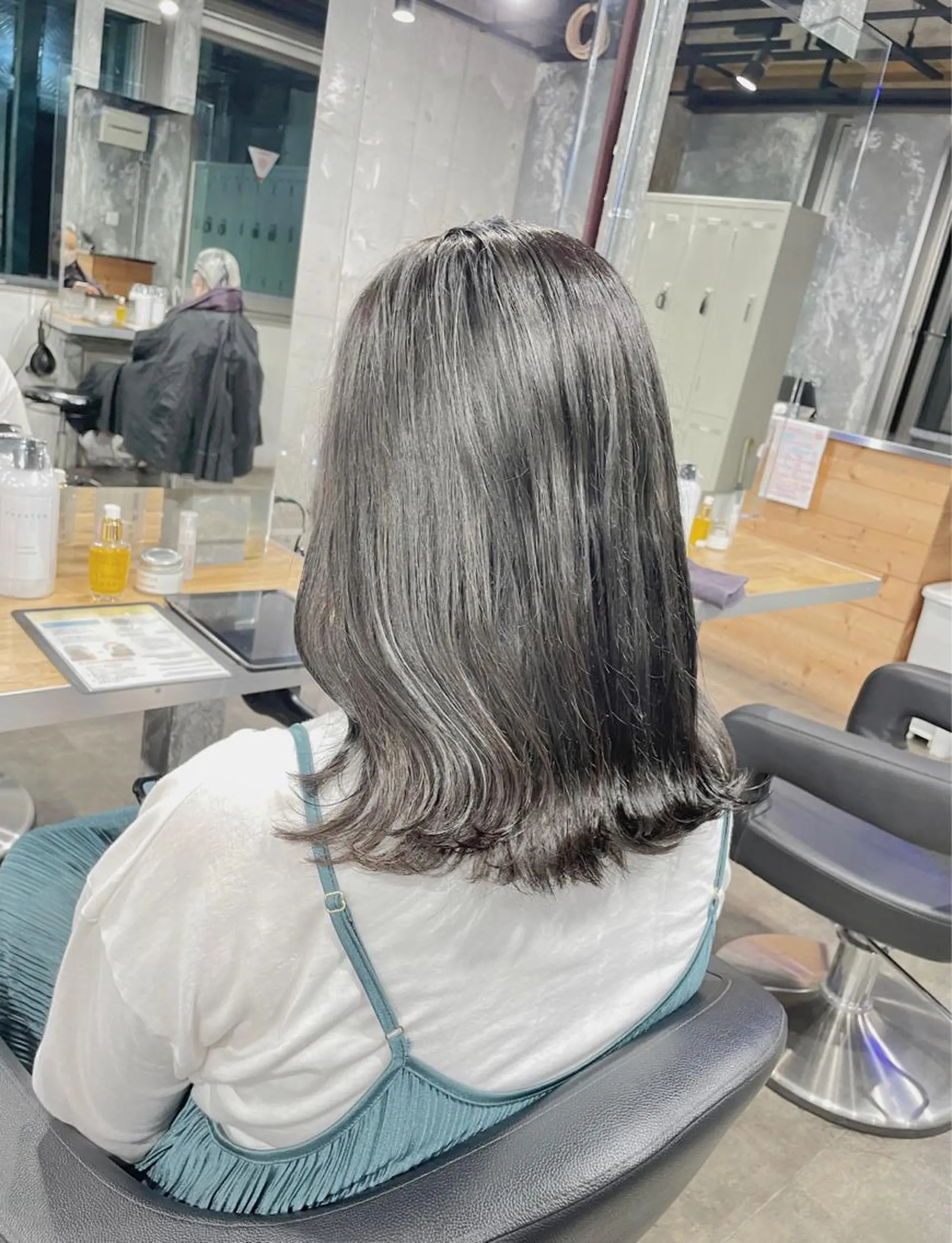 ミディアム カラー カット ヘアカラー トリートメント ヘッドスパ ヘアセット ベージュカラー💖 やすひろのヘアスタイル