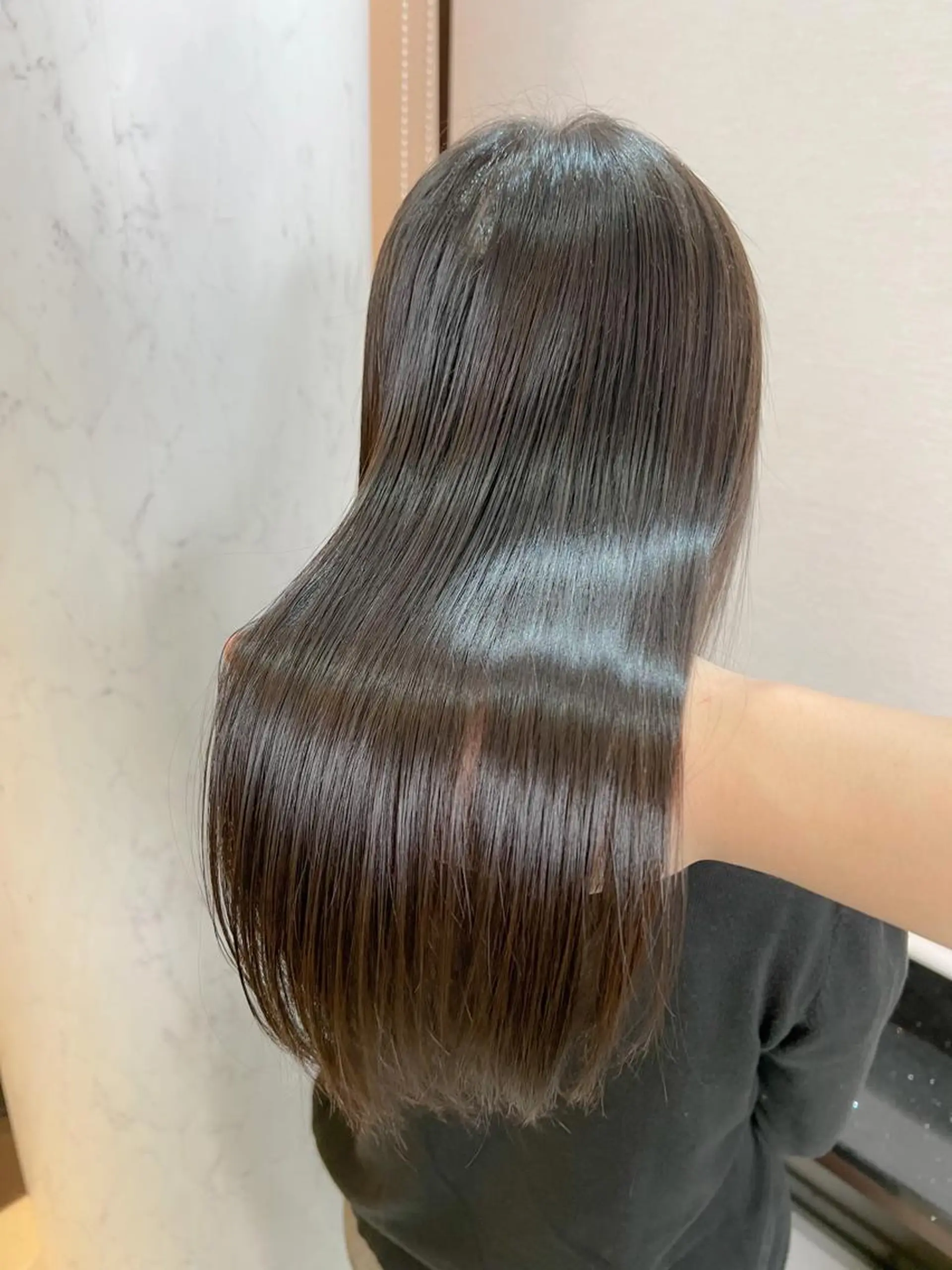 セミロング カット 縮毛矯正 トリートメント 福岡縮毛矯正✨️ ストレート 向井和輝のヘアスタイル