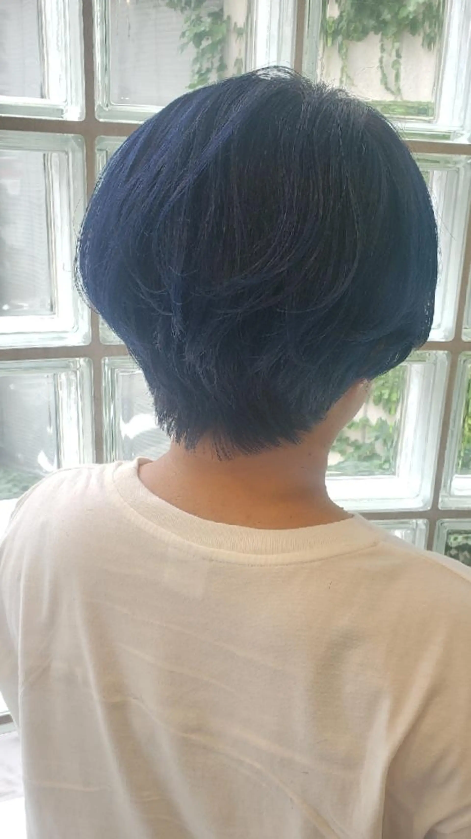 ショート カラー arrow🖤 もえみのヘアスタイル