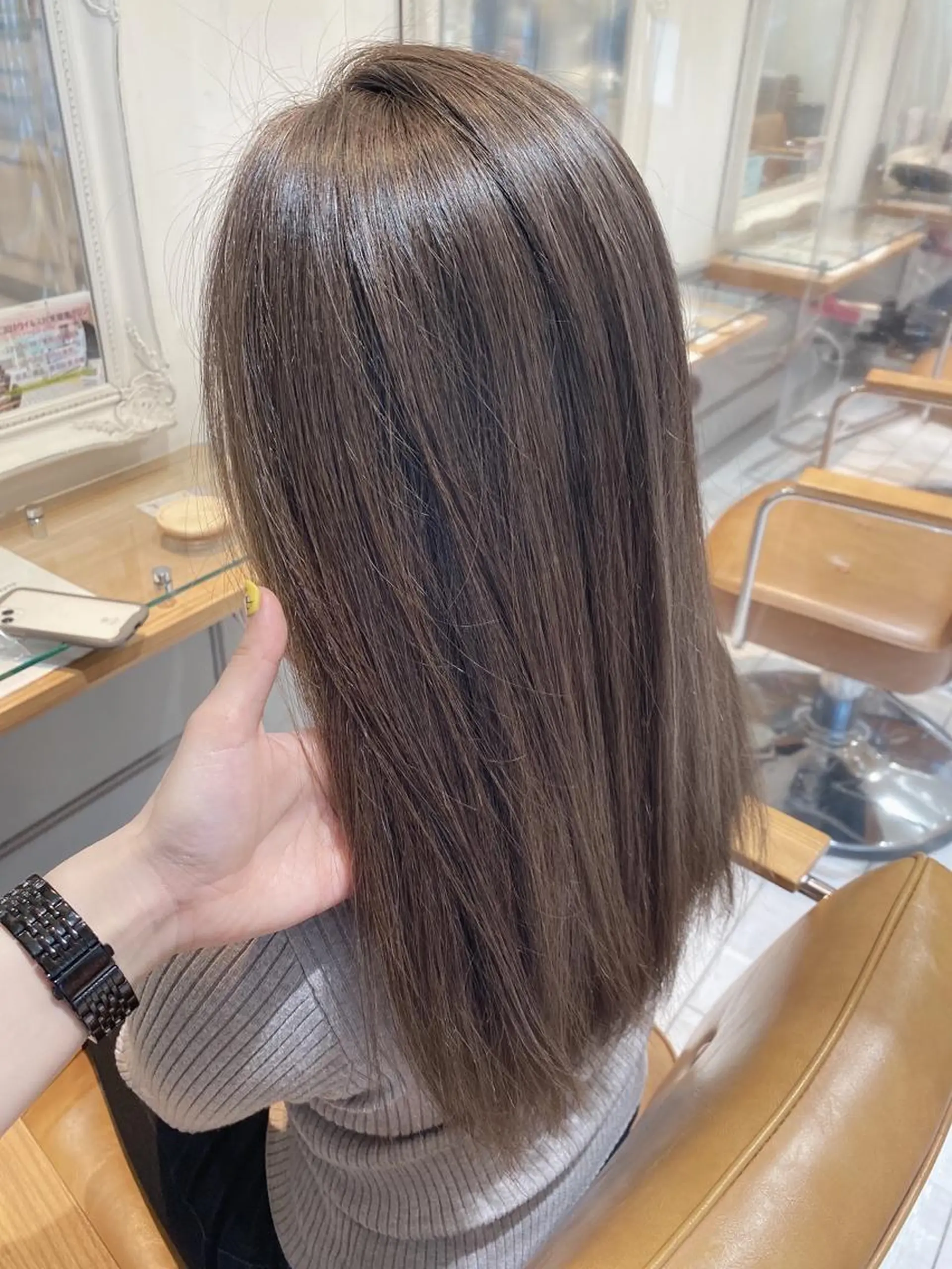 セミロング カラー ベージュカラー モカベージュ ✳︎SERA✳︎ 平日のみご案内のマツエク・マツパデザイン