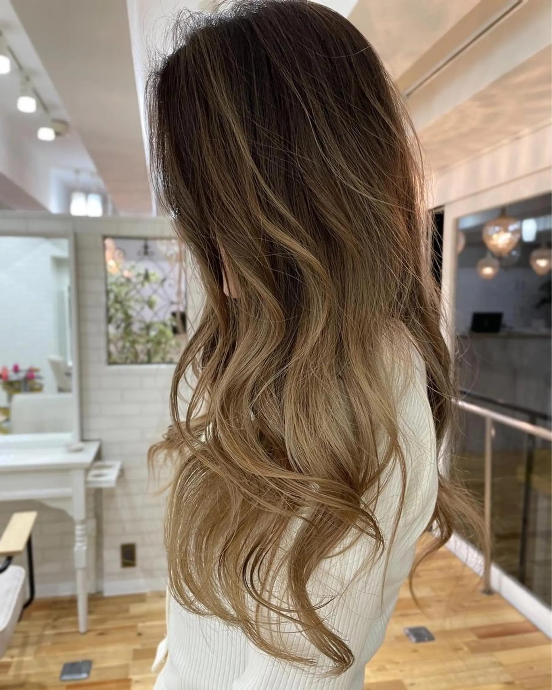 ロング カラー バレイヤージュ レイヤーカット ヘアカラー トリートメント Tao所属・藤川 大智のヘアスタイル