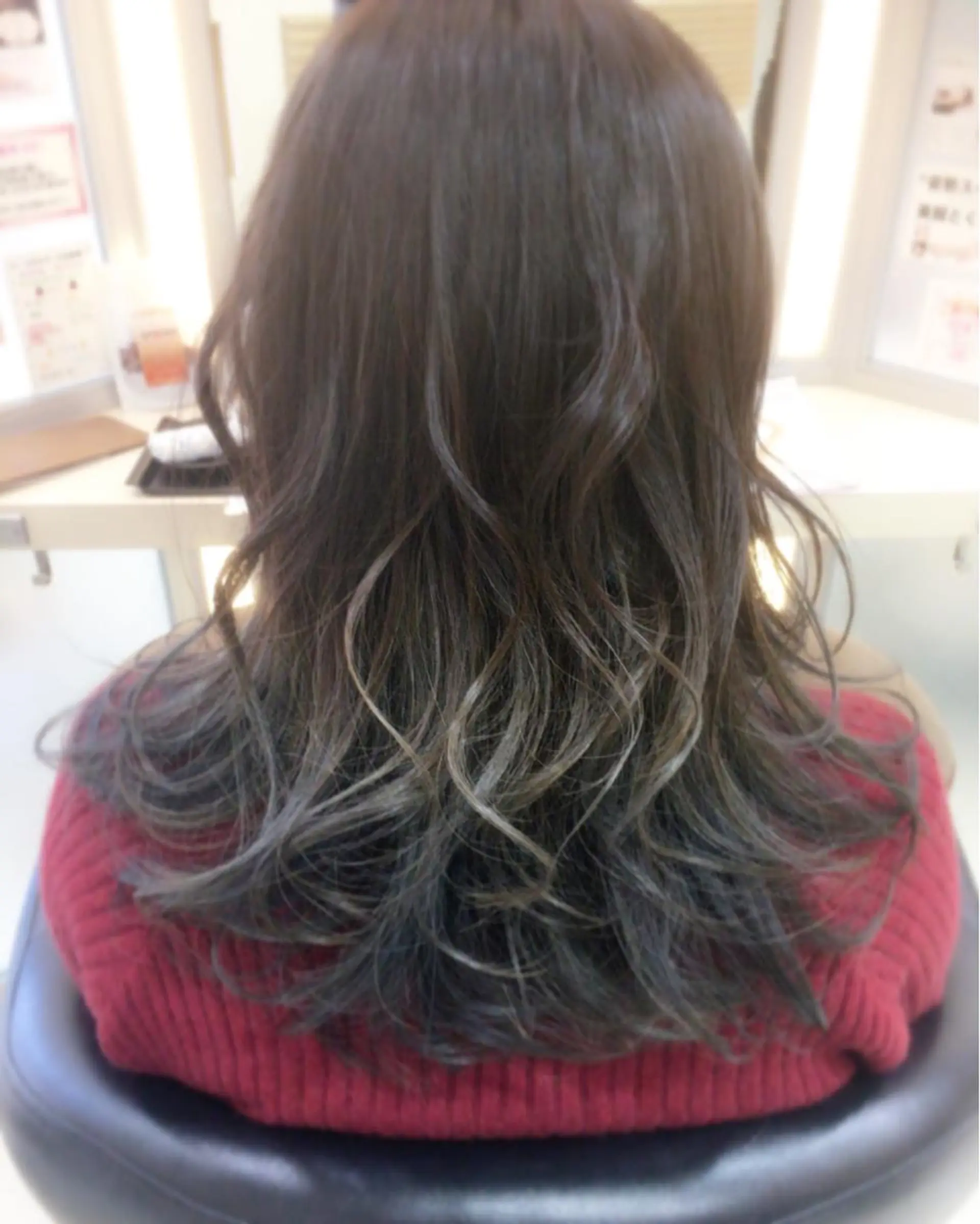 ミディアム ロング カラー ブリーチ グラデーションカラー 永井 大希のヘアスタイル