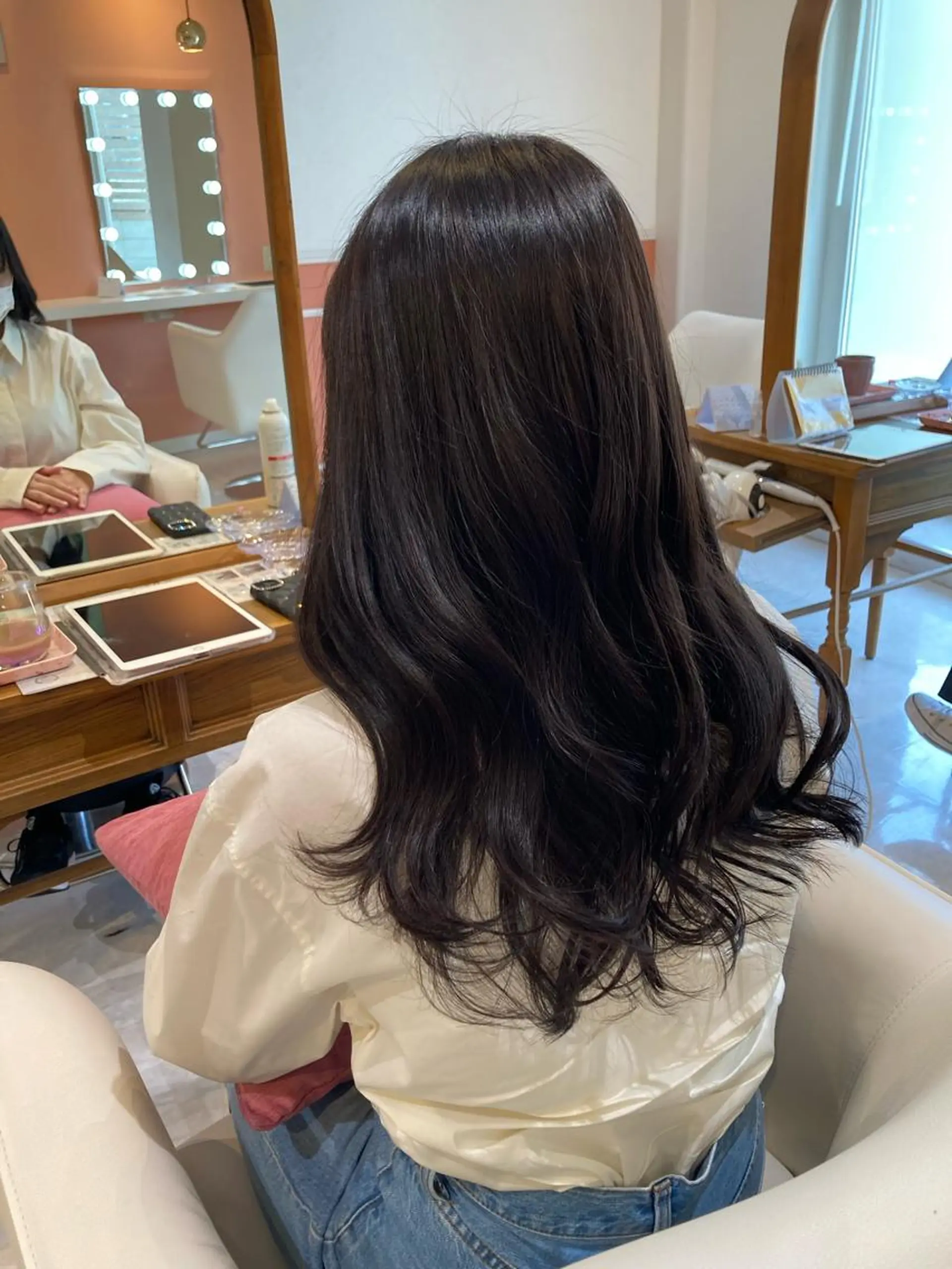 ロング カラー 山﨑 まなかのヘアスタイル