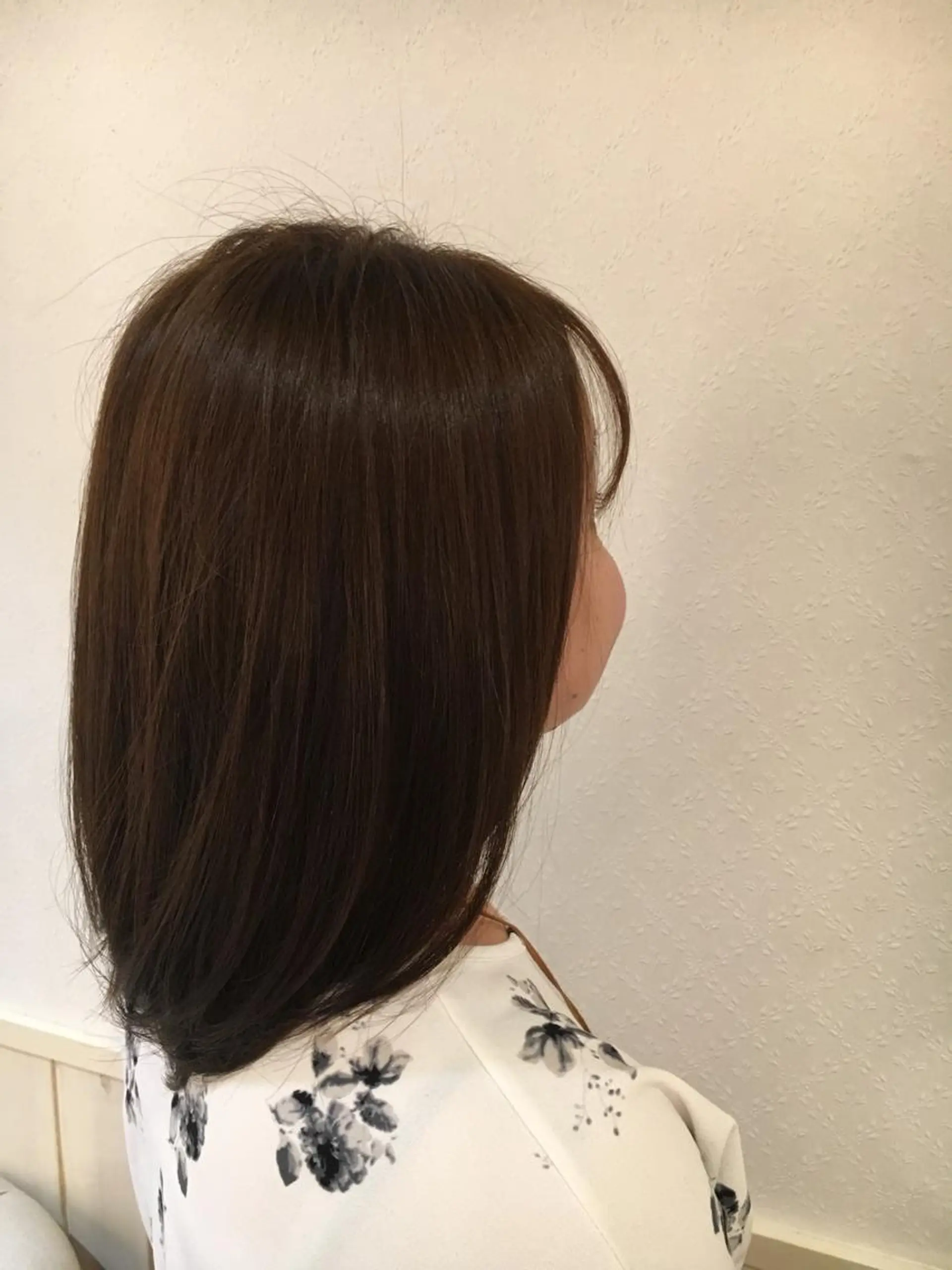 ミディアム カラー 宮内 真乃のヘアスタイル