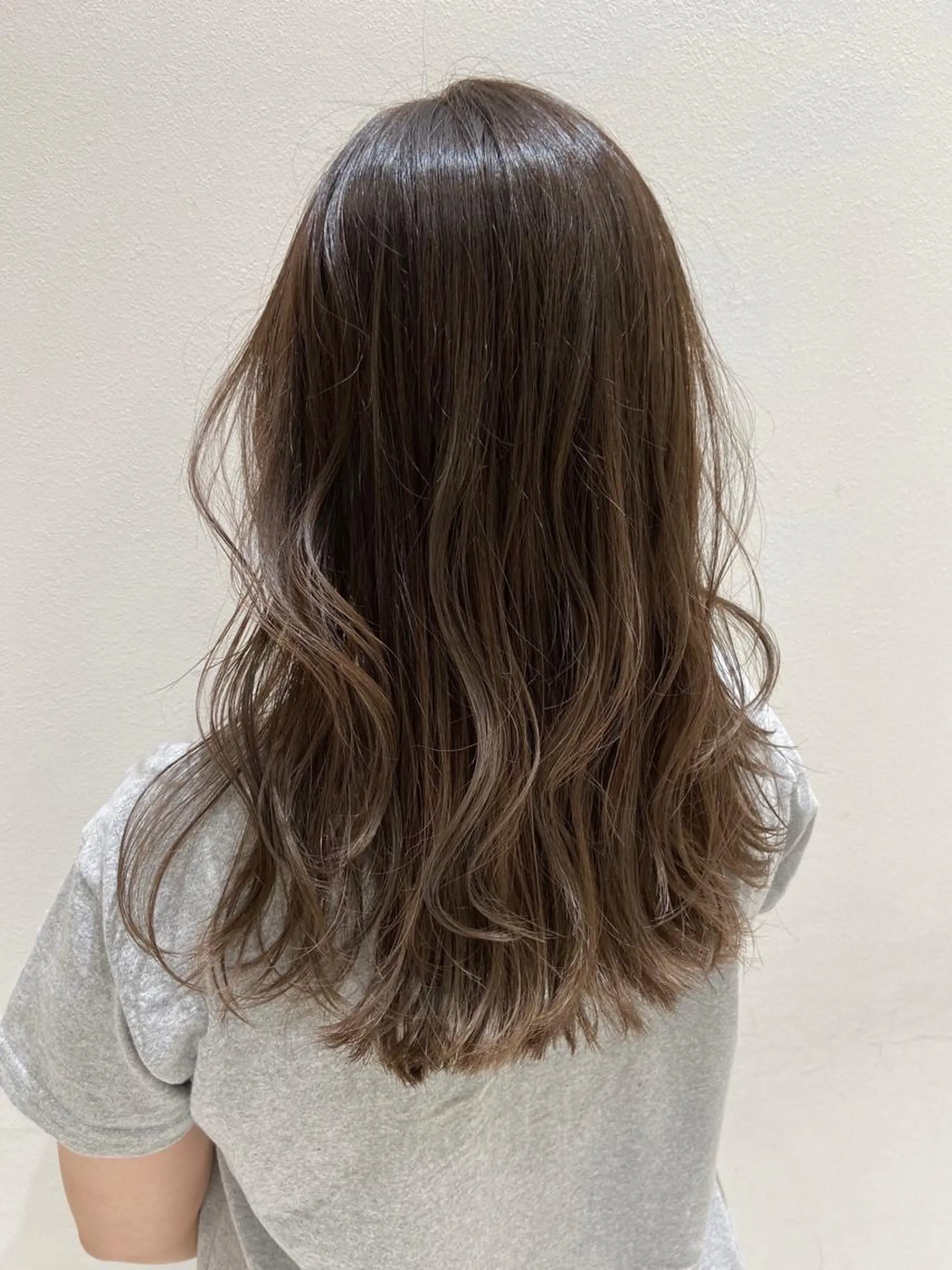 セミロング レイヤーカット I know所属・木下 奈々のヘアスタイル