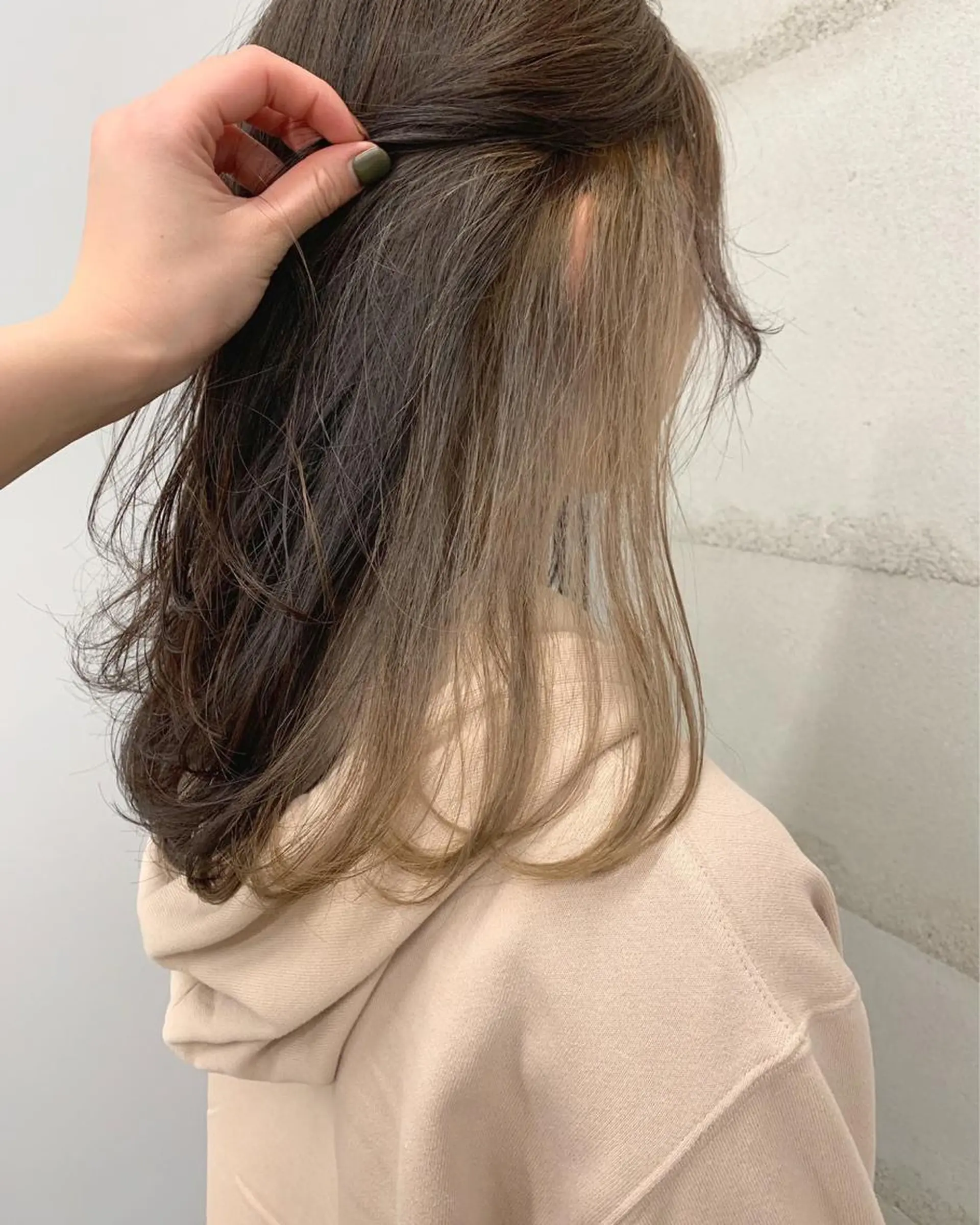 セミロング カラー 透明感/オリーブ/ グレージュ/YUKAのヘアスタイル