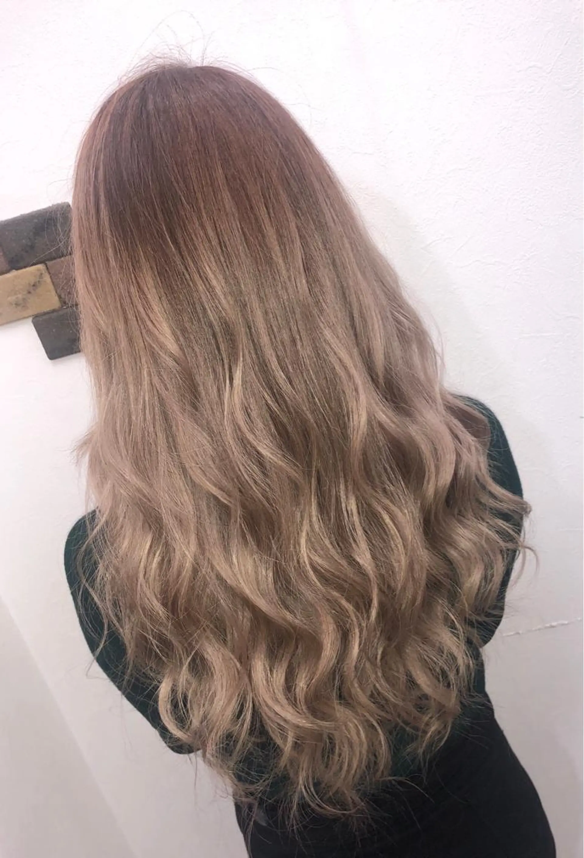 ロング カラー ベージュカラー グラデーションカラー ミルクティーベージュ MAKO ❤️‍🔥NEXTのヘアスタイル