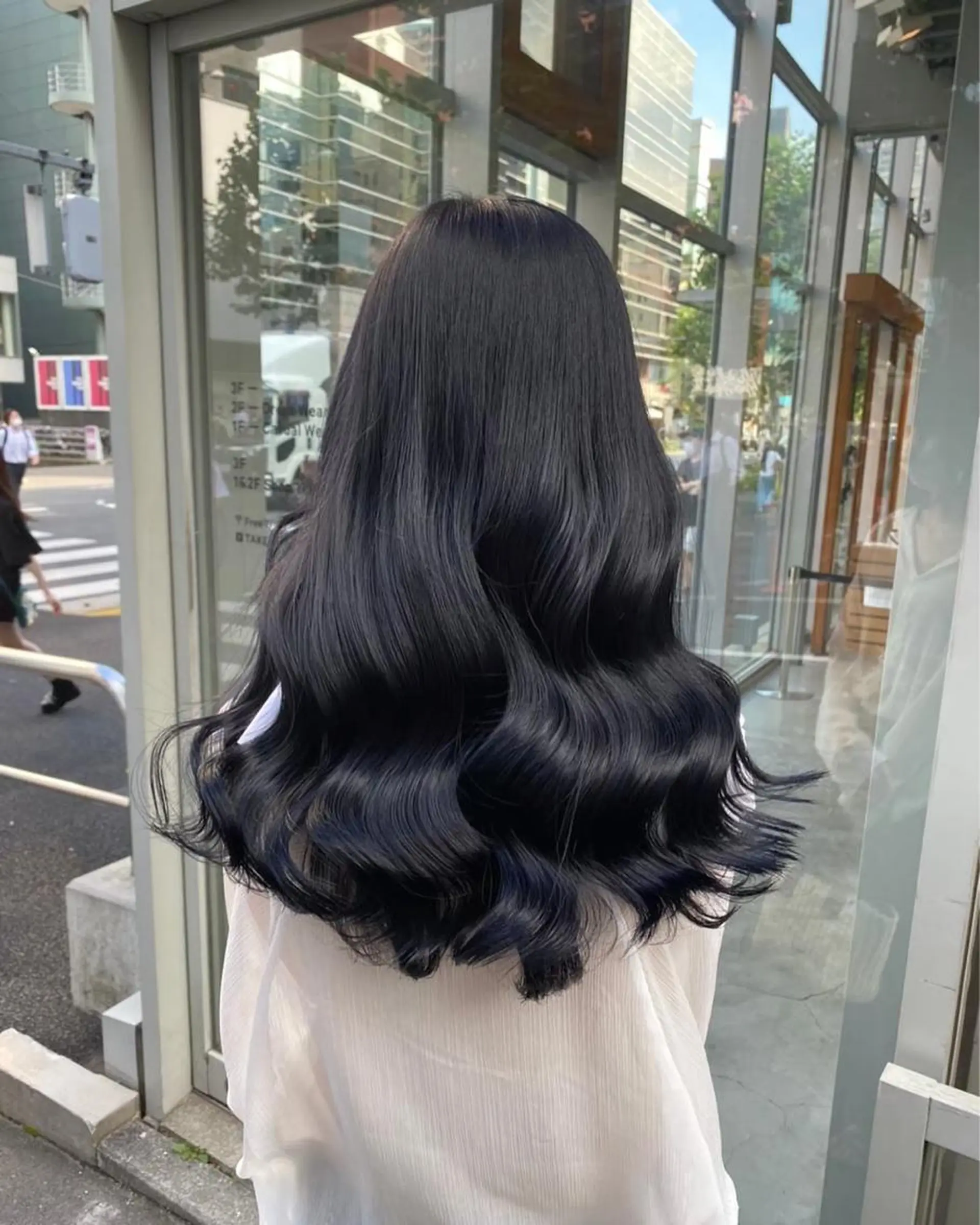 ロング カラー 黒髪 ブルーカラー ブルーブラック ブルーラベンダー ダブルカラー トレンドカラー MAHOのヘアスタイル