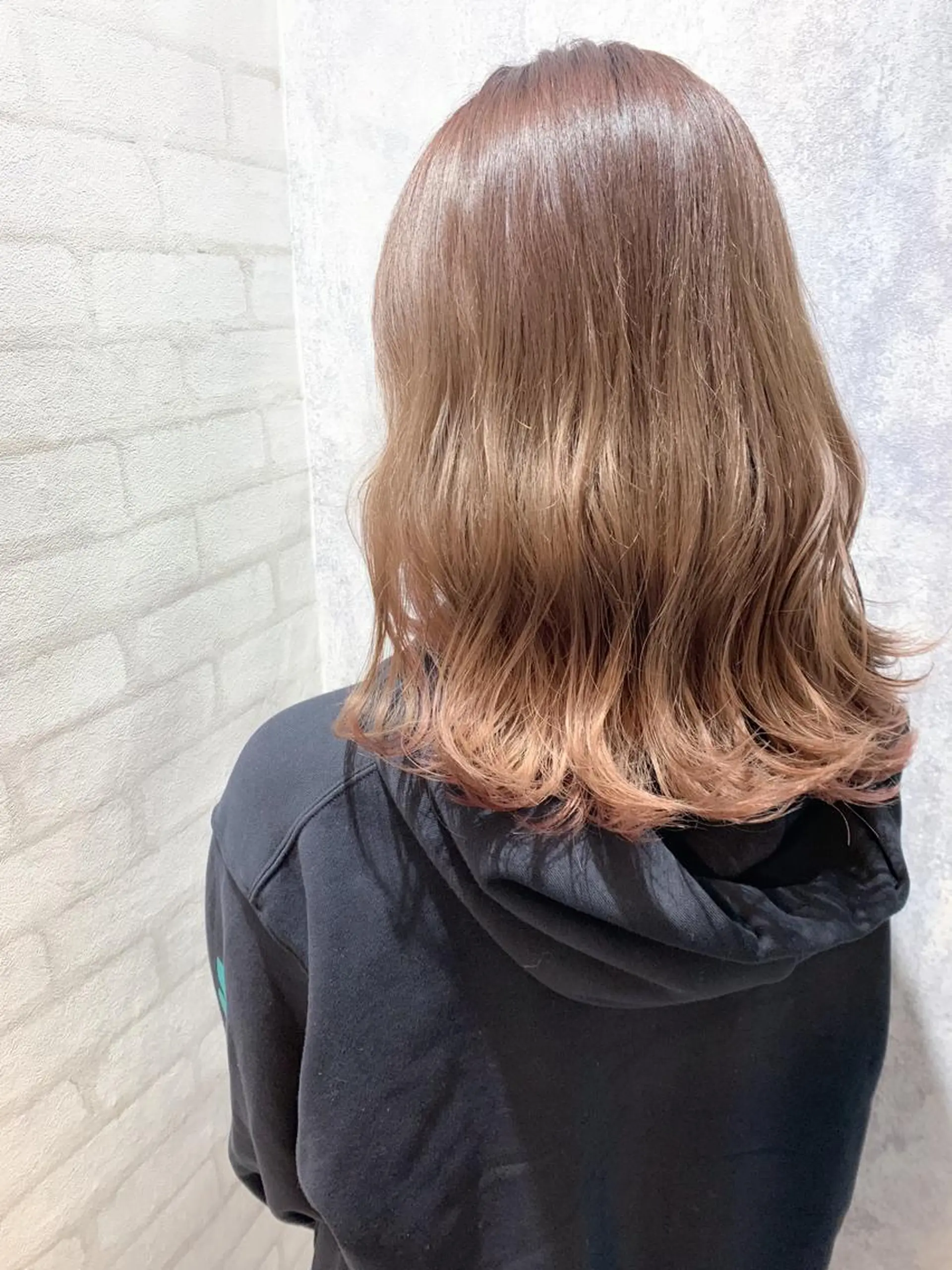 ミディアム カラー ミディアムパーマ アディクシーカラー アッシュ バレイヤージュ ベージュカラー ヘアカラー Zina福岡天神店 艶髪/レイヤー/小顔のヘアスタイル