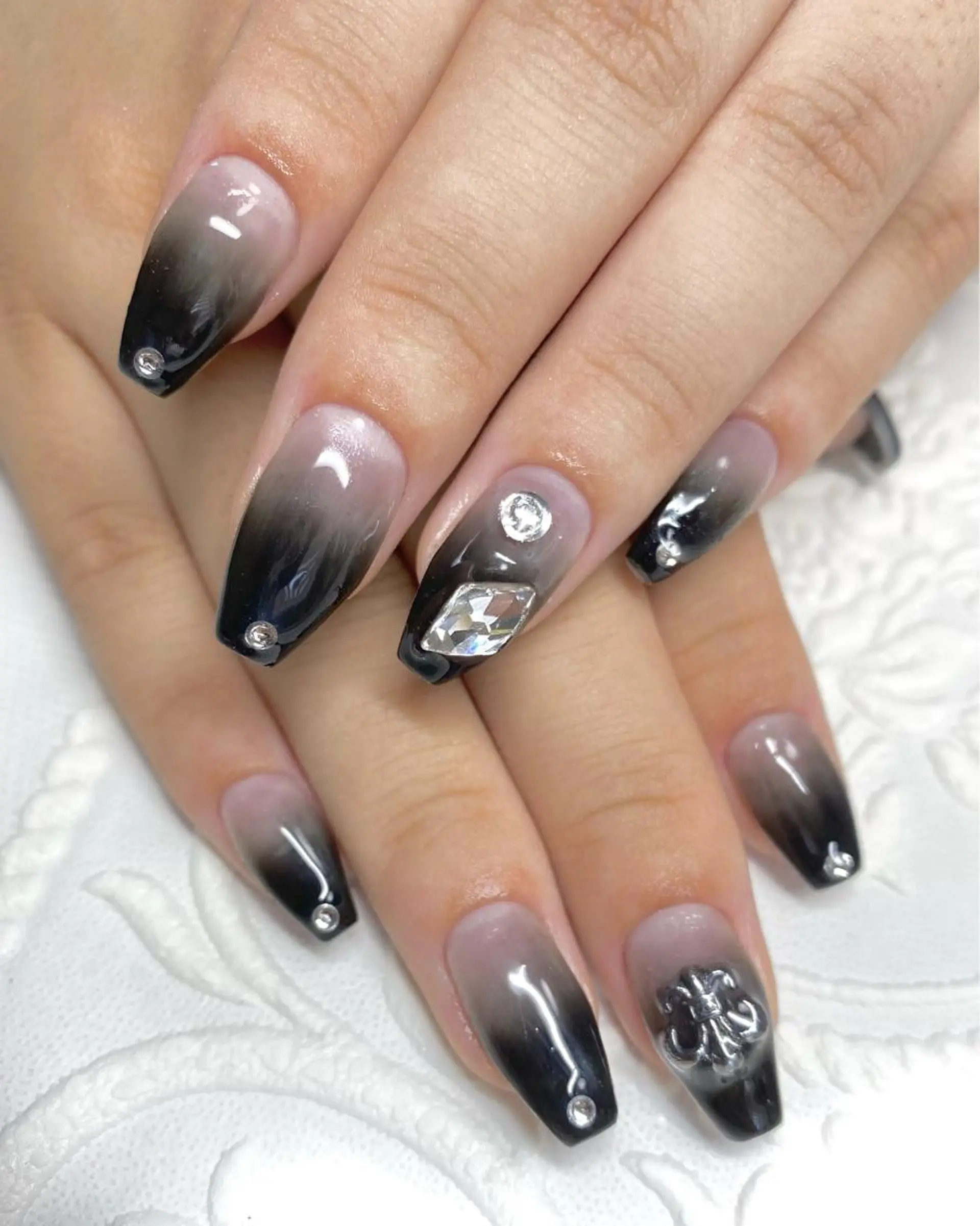 ミディアム ネイル ハンドネイル lune nail_2017のその他イメージ