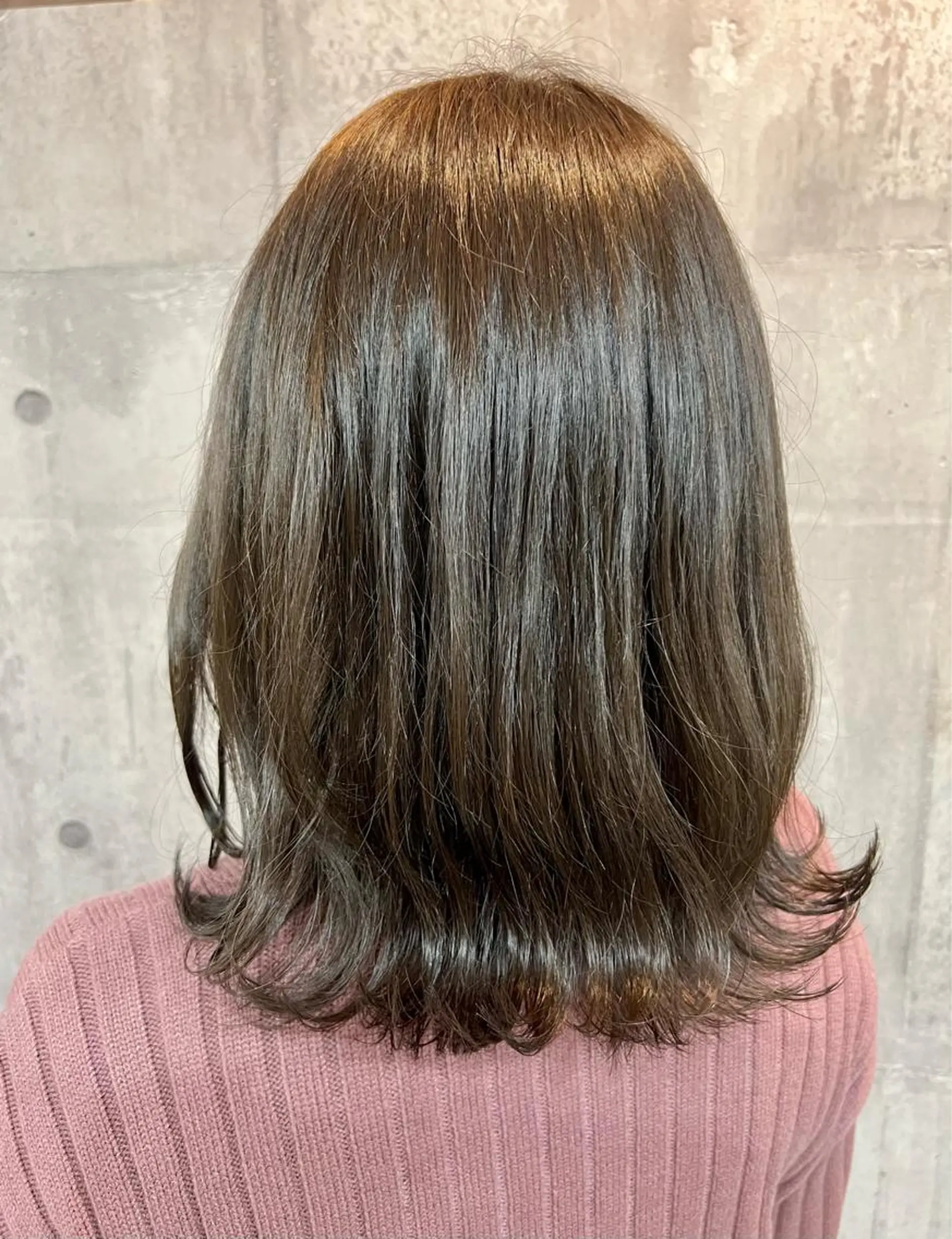 ミディアム カラー ブリーチ グレージュ ブリーチなしカラー ヘアカラー トリートメント レイヤー/韓国 ハイトーン興津史弥のヘアスタイル