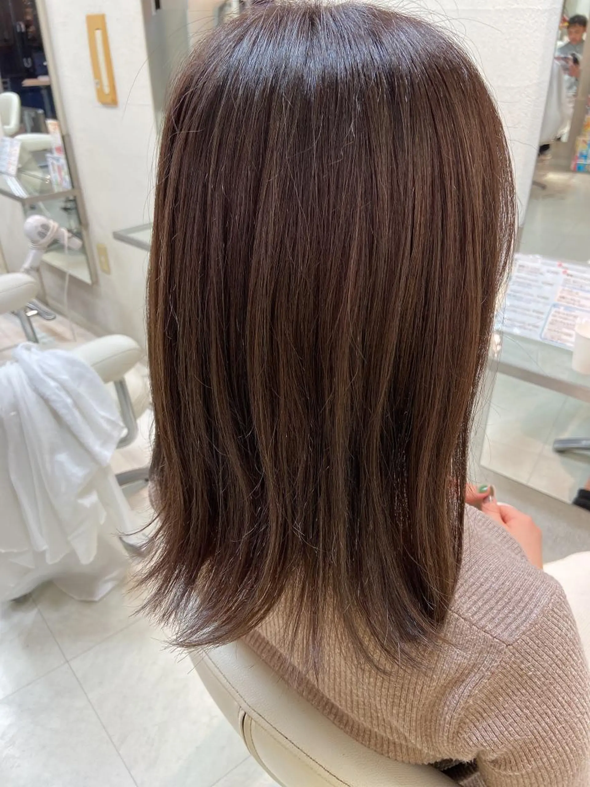 セミロング カラー ブリーチ ハイライトカラー パープルカラー シルバー ハイライト カット ヘアカラー トリートメント 菊地 美憂のヘアスタイル