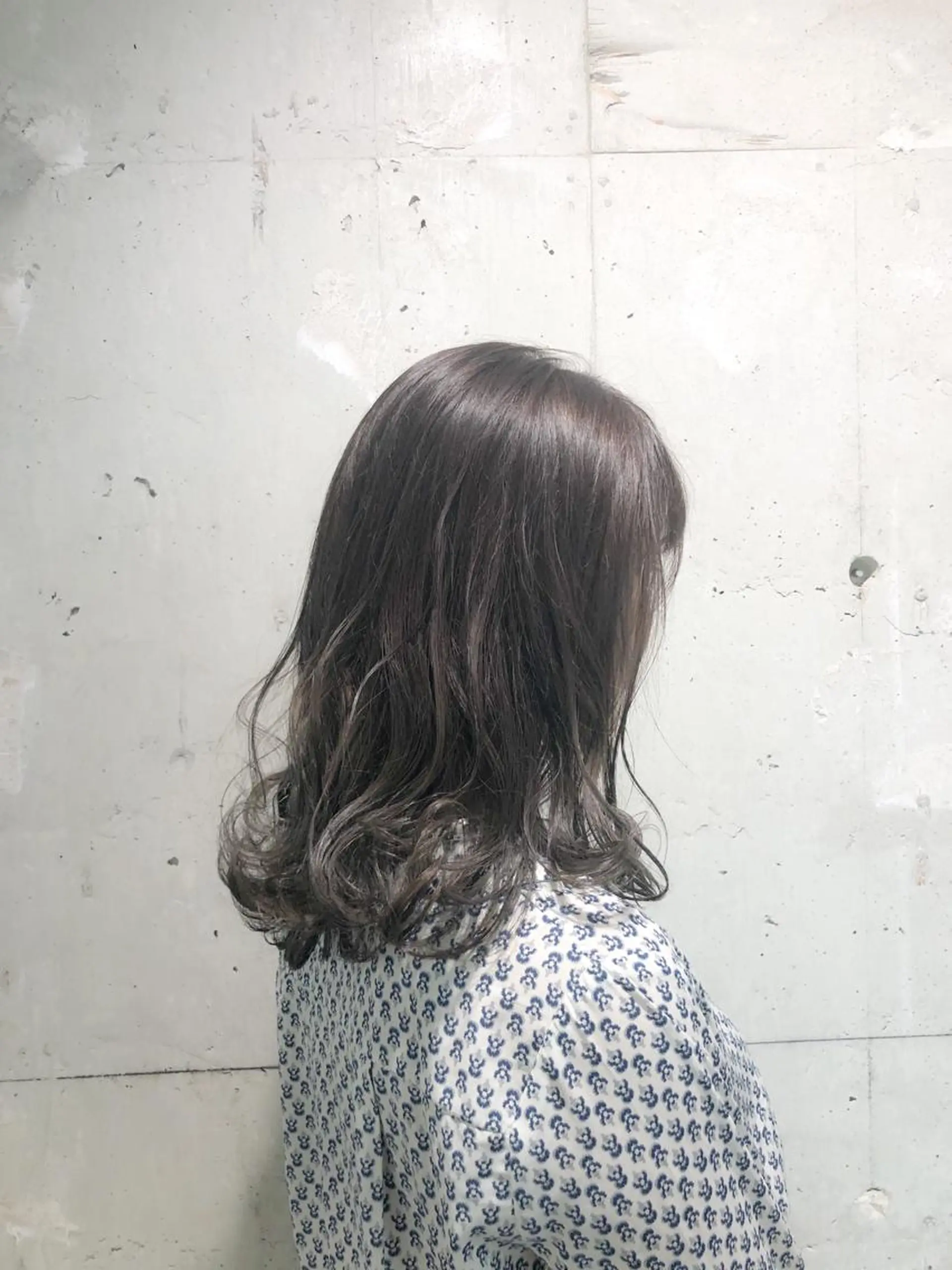 セミロング カラー パーマ ヘアアレンジ メンズ キッズ ネイル マツエク・マツパ メンズブリーチ メンズハイライト ブリーチ グラデーションカラー ハイライトカラー Rene'所属・当日予約⭕️ yuriのヘアスタイル