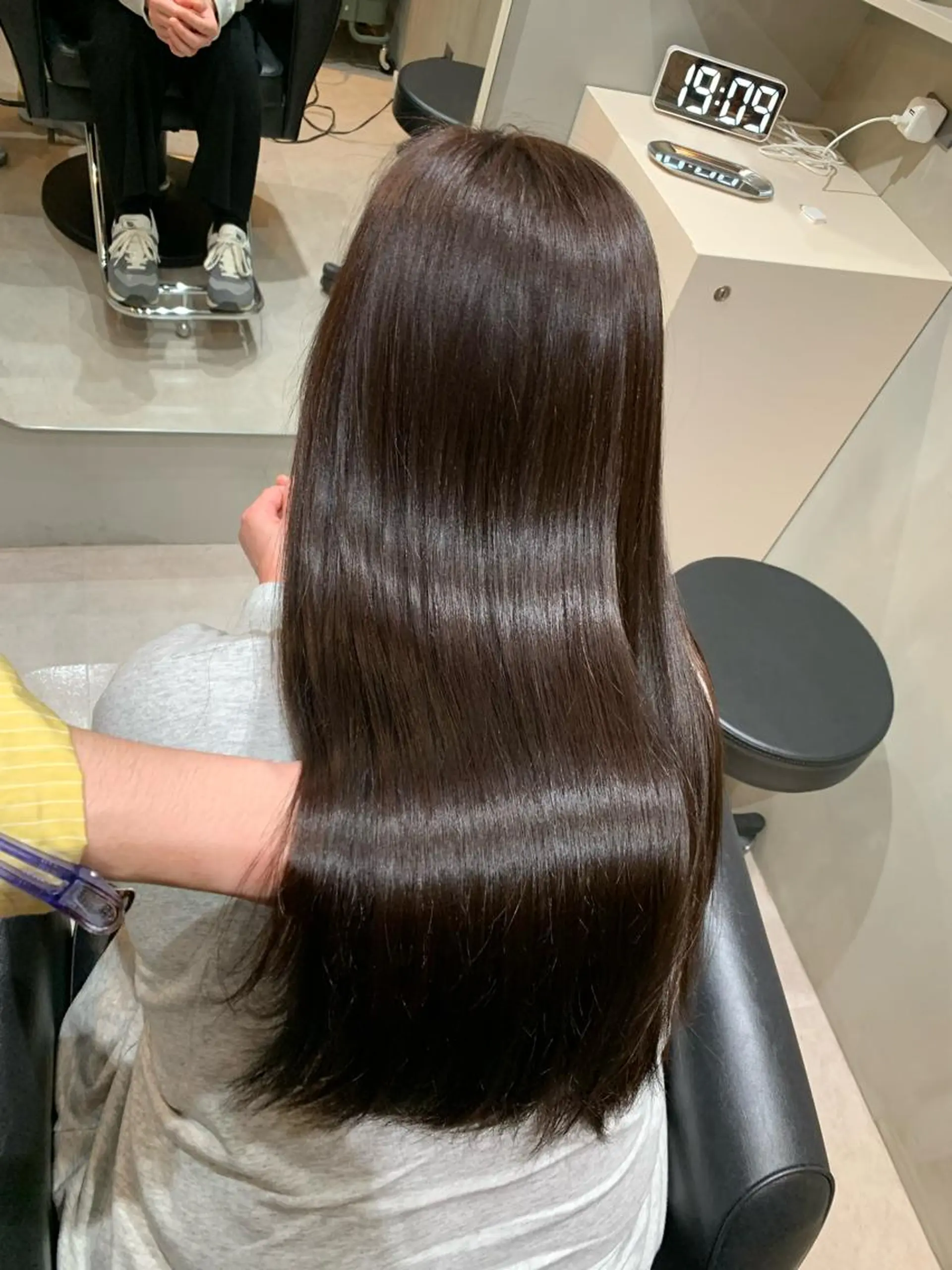 ロング カラー カット 縮毛矯正 トリートメント 白髪ぼかしハイライト 柳川拓哉のヘアスタイル