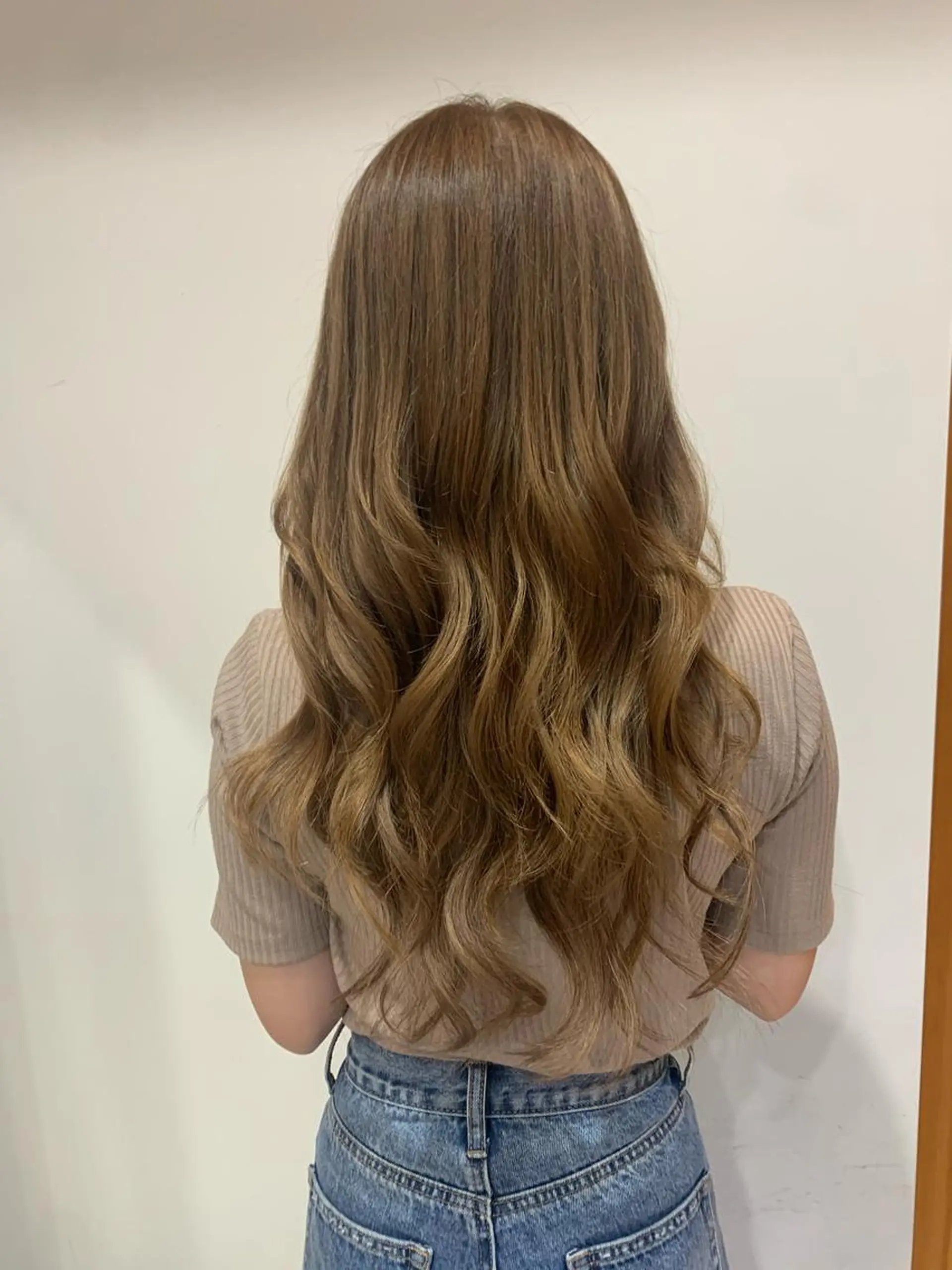 ロング カラー ベージュカラー ブリーチ ミルクティーベージュ ブリーチなしカラー 中目黒🌼 🌼ハナのヘアスタイル