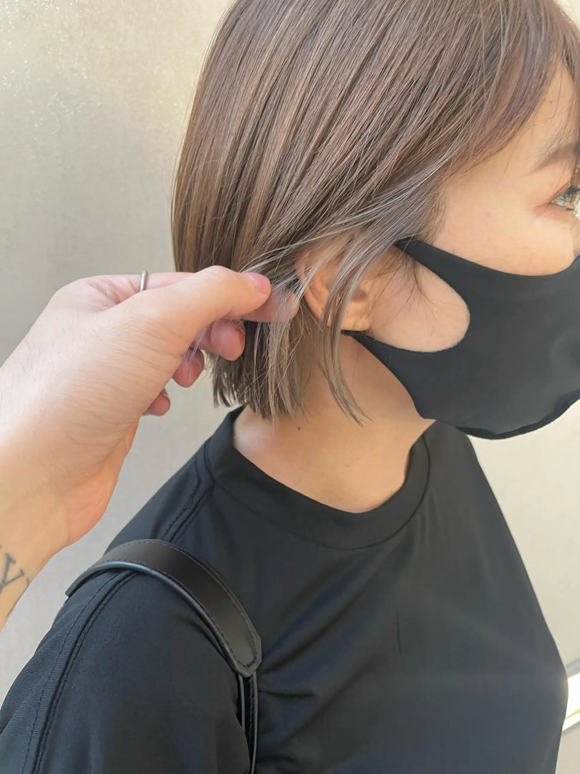 ショート ケアブリーチ/ エクステ/レイヤーのヘアスタイル