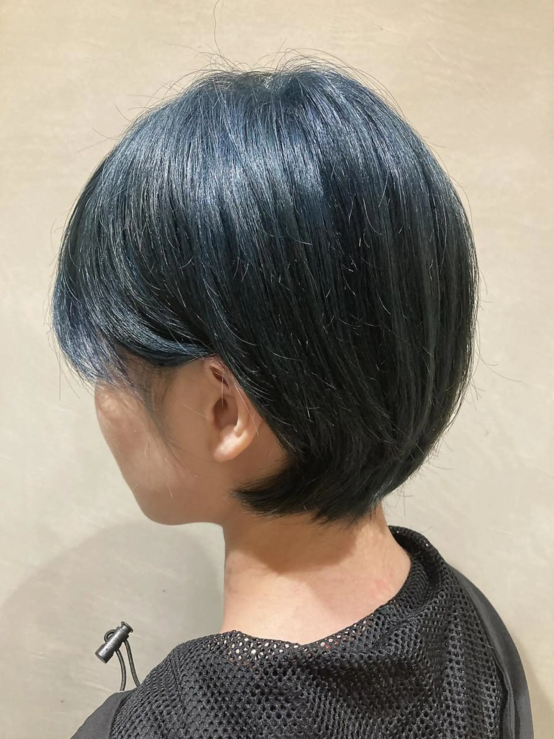ショート カラー ヘアアレンジ ミストバング ブリーチ ケアブリーチ 透明感カラー デザインカラー カット ヘアカラー トリートメント maoブリーチ無し 似合わせカラーのヘアスタイル