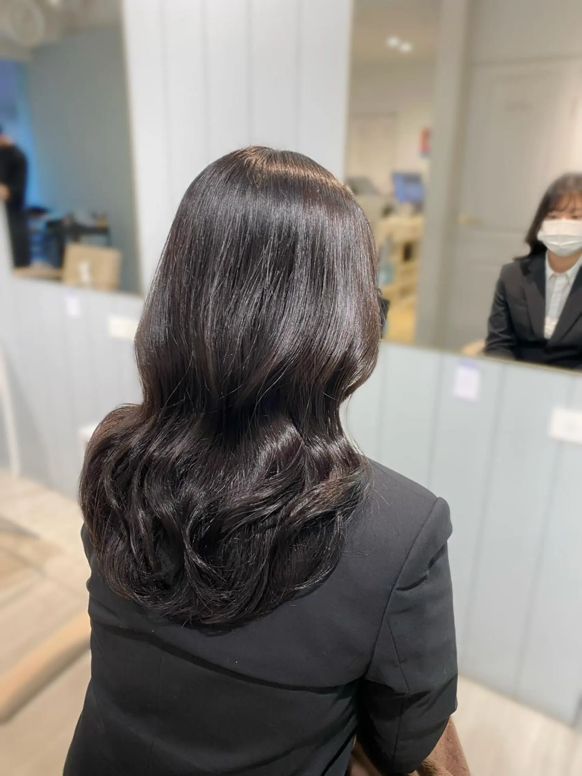 セミロング カラー くびれヘア 髪質改善 ヨシンモリ 韓国風ヘア レイヤーカット カット ヘアカラー トリートメント 韓国風レイヤーカット 💎髪質改善"yuiのヘアスタイル