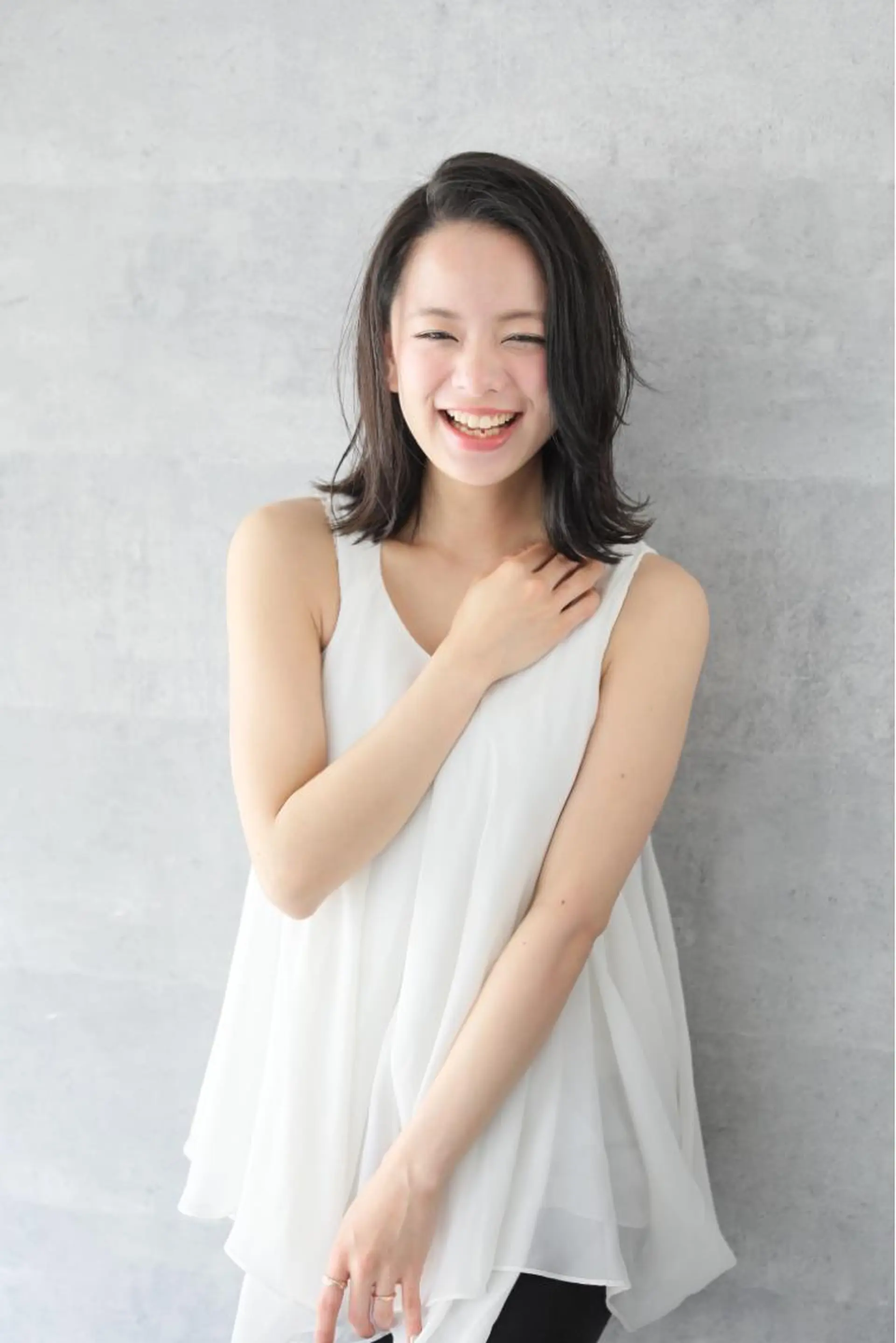 ミディアム 外ハネヘア 🎗️comoda 神戸三宮 髪質改善のヘアスタイル