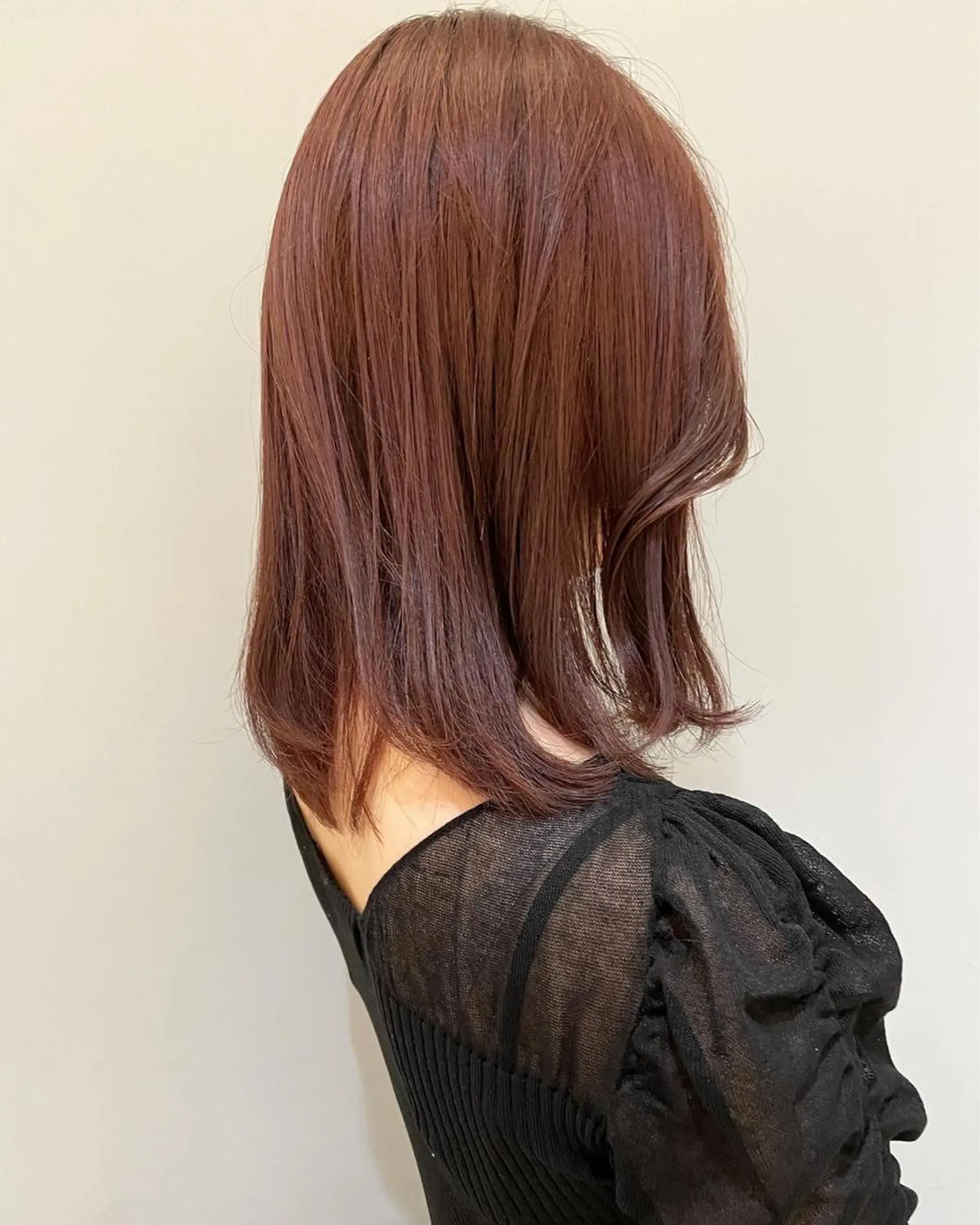 ミディアム カット ヘアカラー トリートメント ケアブリーチ/ エクステ/レイヤーのヘアスタイル