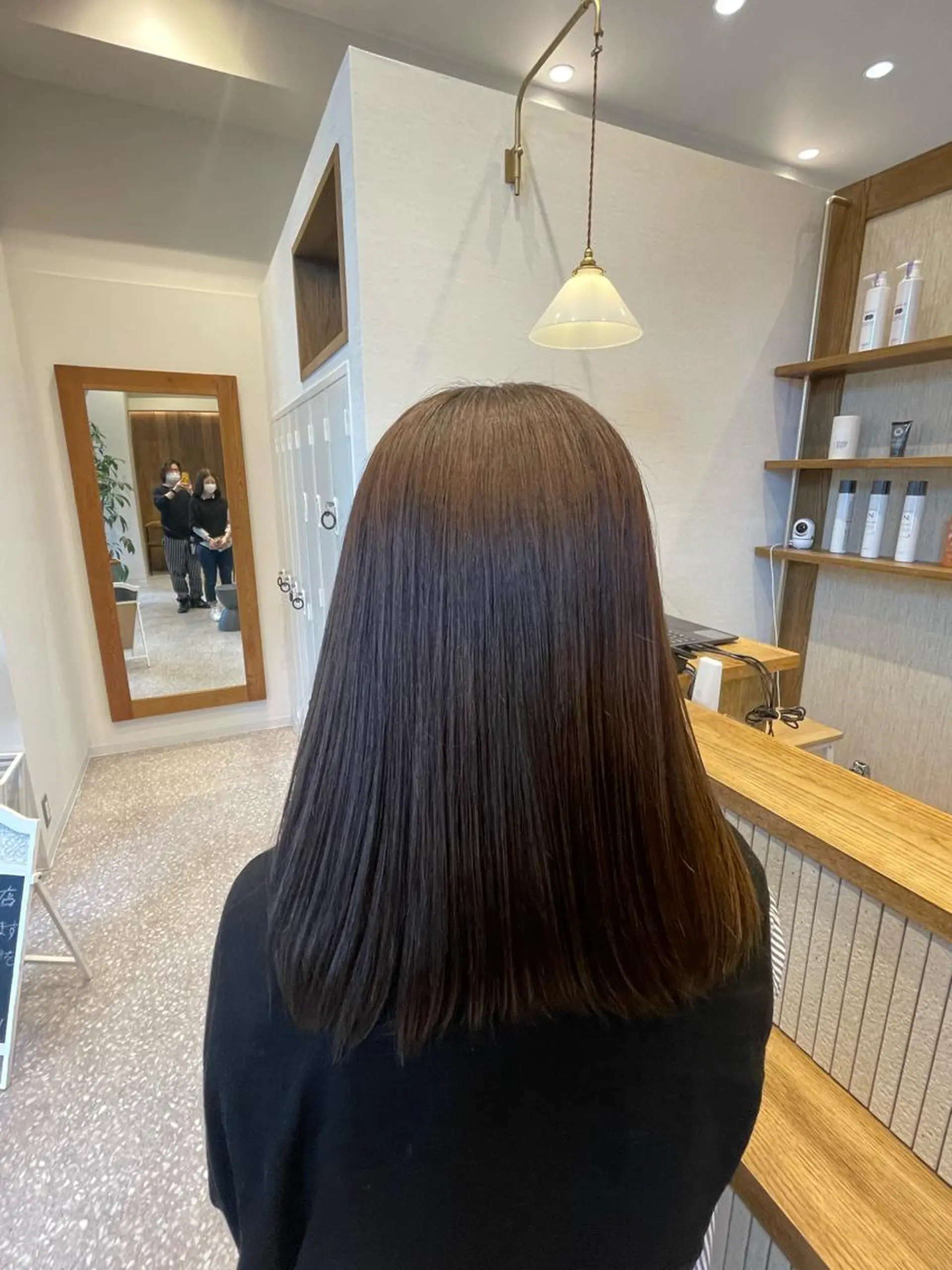 ミディアム カット 縮毛矯正 トリートメント 荒木 理緒のヘアスタイル