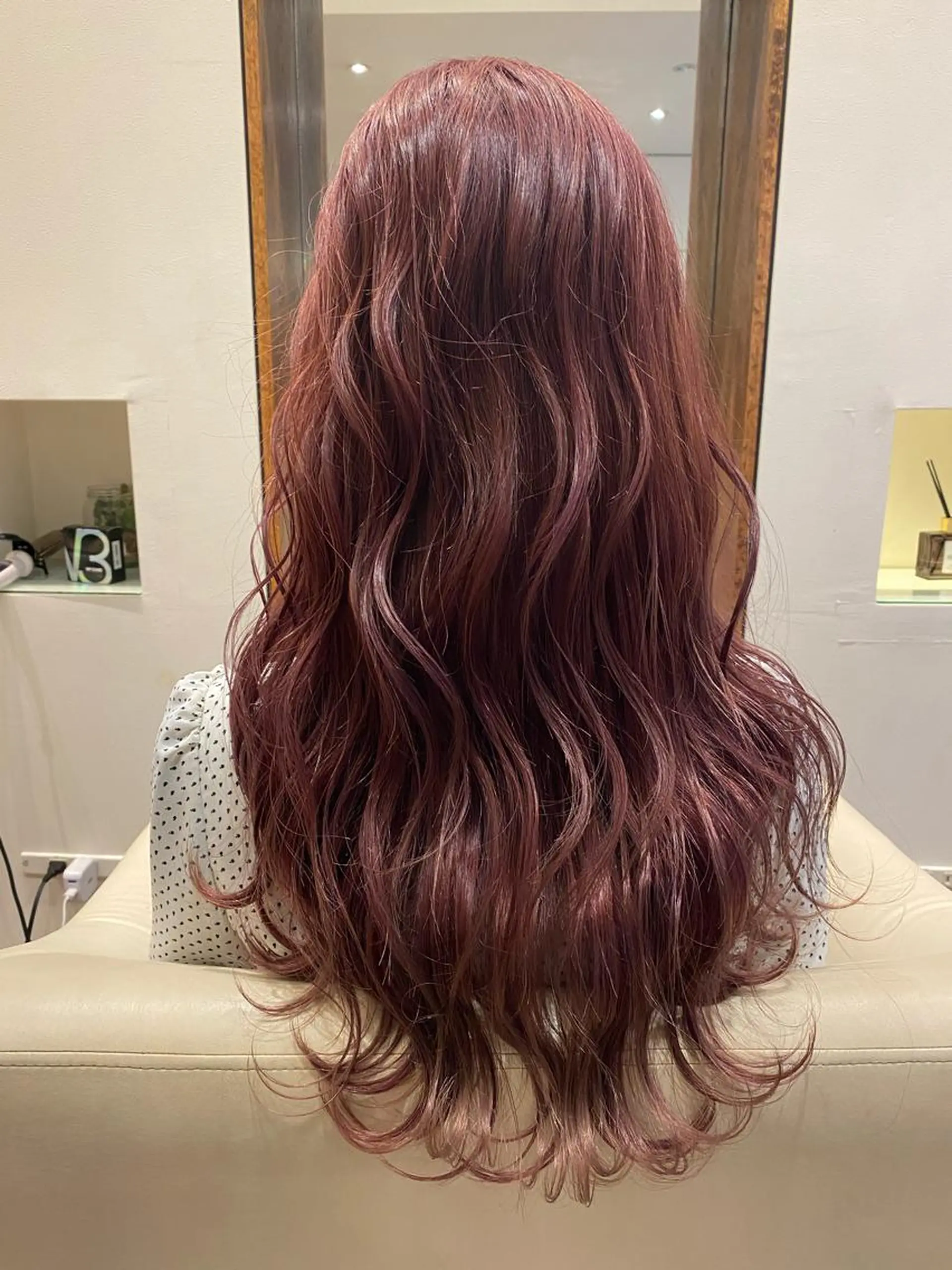 ロング カラー ブリーチ ピンクカラー バイオレットカラー 鈴木 奈波のヘアスタイル