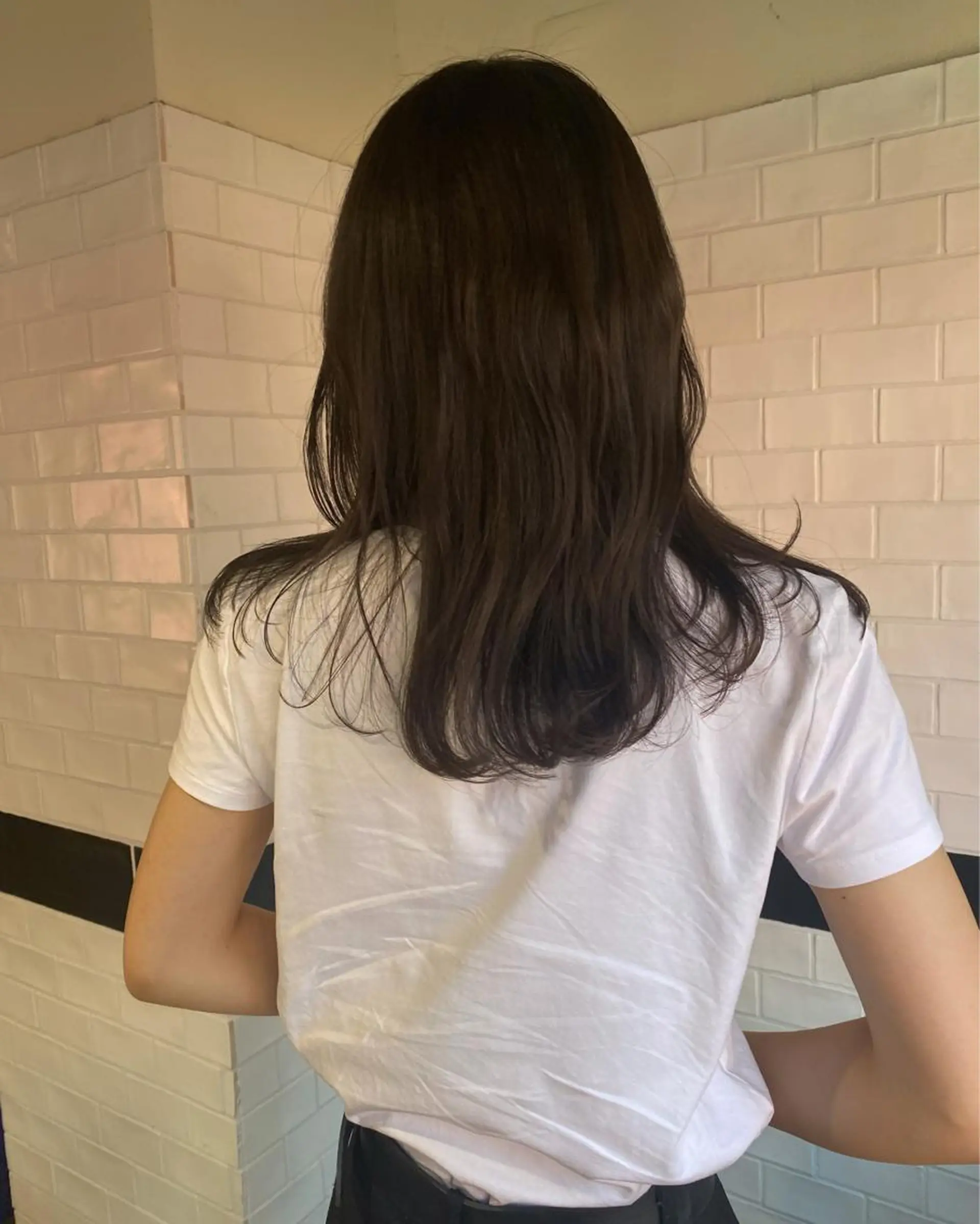 ミディアム カラー ブリーチ 透明感カラー グレージュ カット io濱川 遥のヘアスタイル