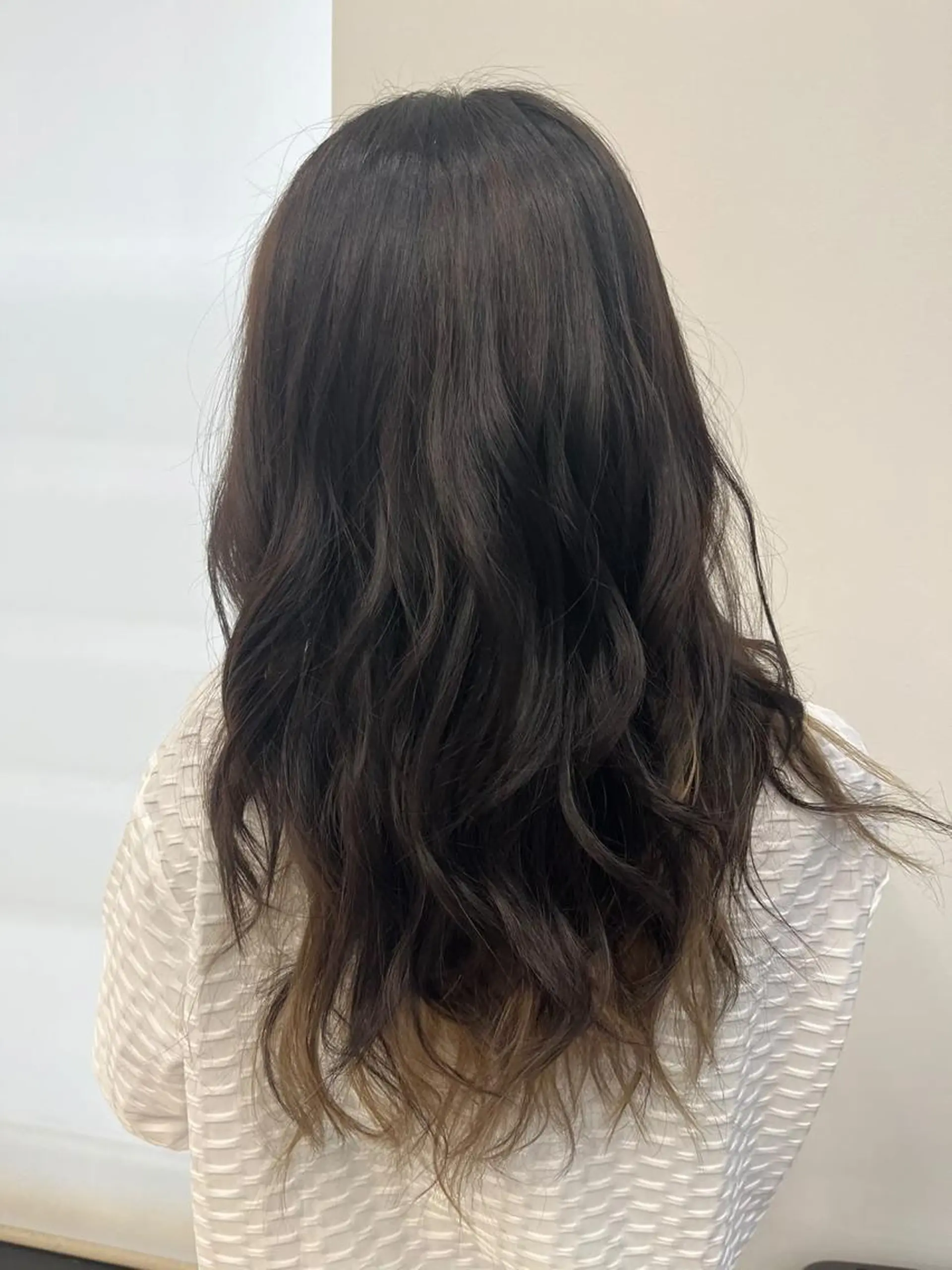 ロング カラー インナーカラー 髪質改善 縮毛矯正 トリートメント 【似合わせカラー】 西口嶺河のヘアスタイル