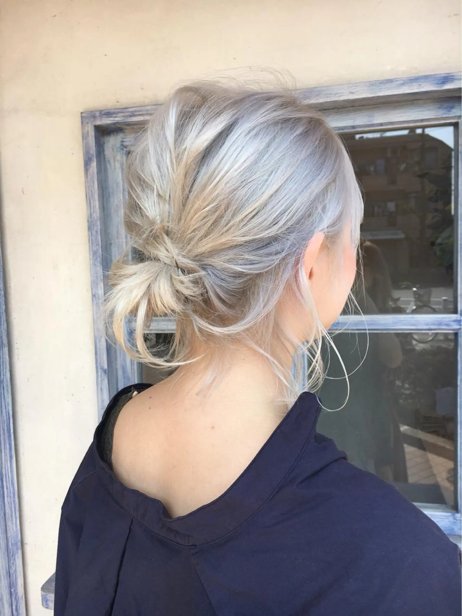 ショート カラー ヘアアレンジ ベージュカラー ブリーチ 森 早希絵のヘアスタイル