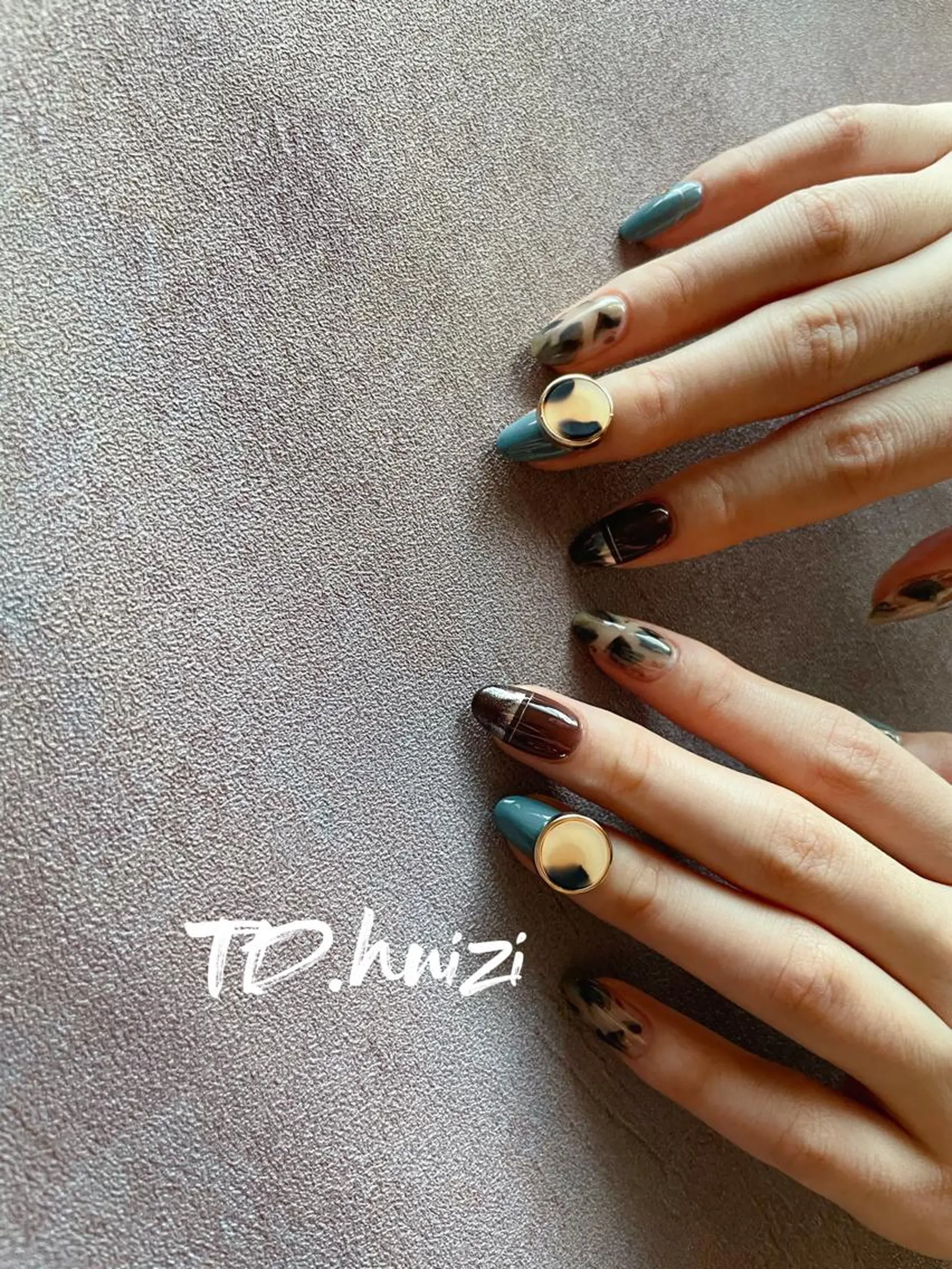 ミディアム めぐみのネイルサロン 惠のネイルデザイン