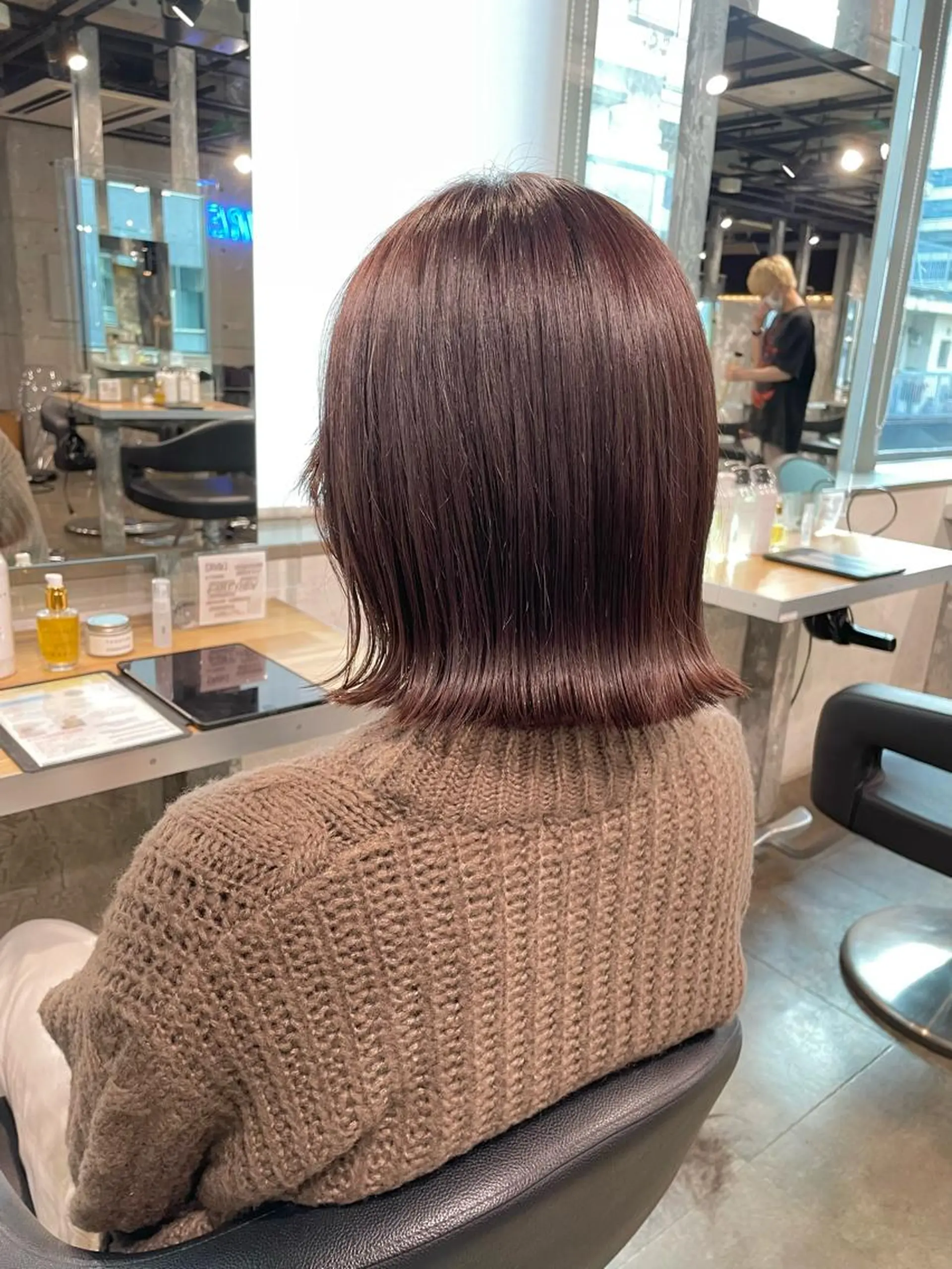 ショート カラー パーマ ヘアアレンジ メンズ キッズ ネイル マツエク・マツパ アイブロウ 透明感カラー・レイヤ ー🎀amika🎀のヘアスタイル