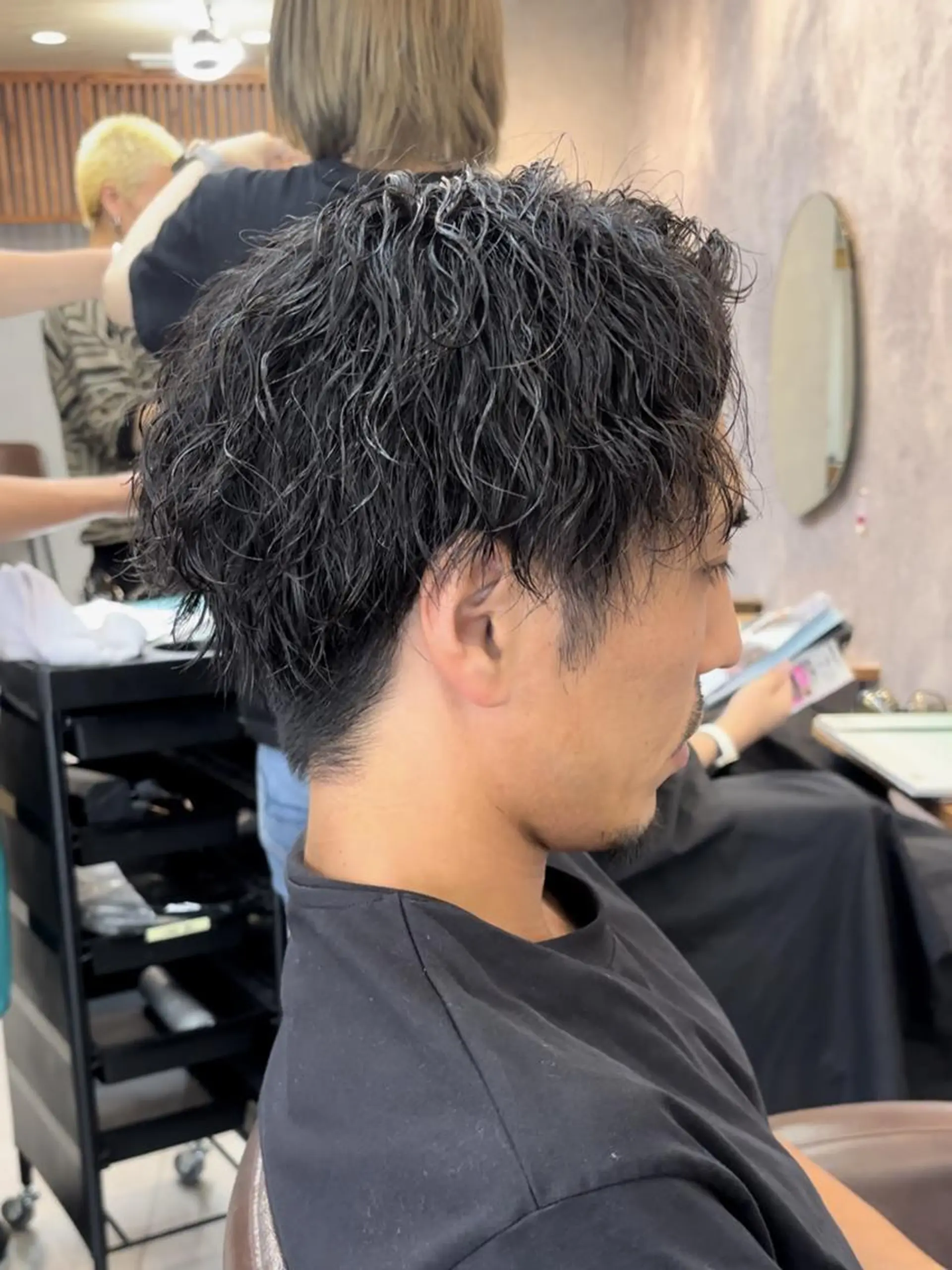 ショート メンズ ブリーチカラー🌈 嘉名 真樹のヘアスタイル