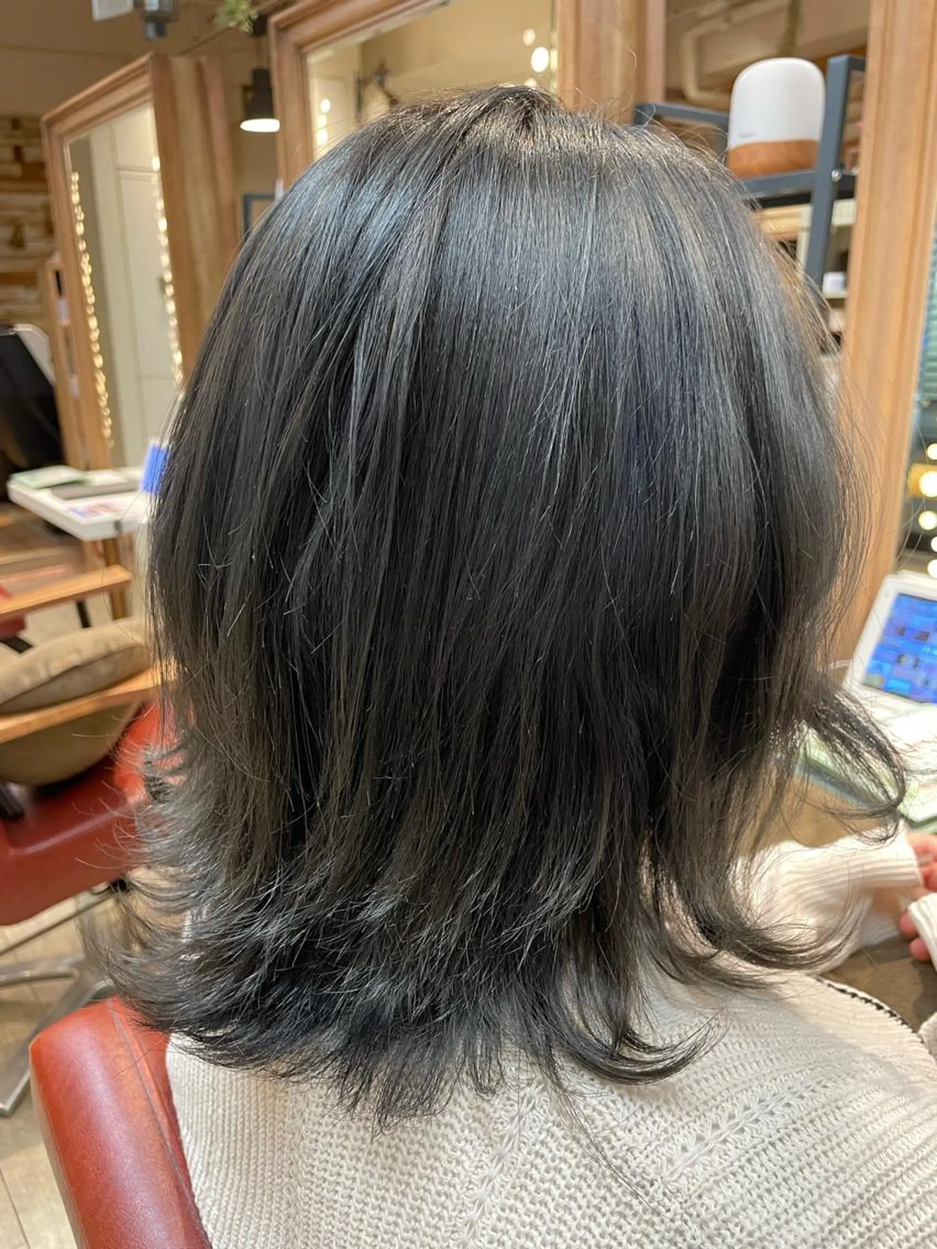 ミディアム カラー ブリーチ 透明感カラー グレージュ ✨横須賀髪質改善✨️ 加藤 百音のヘアスタイル