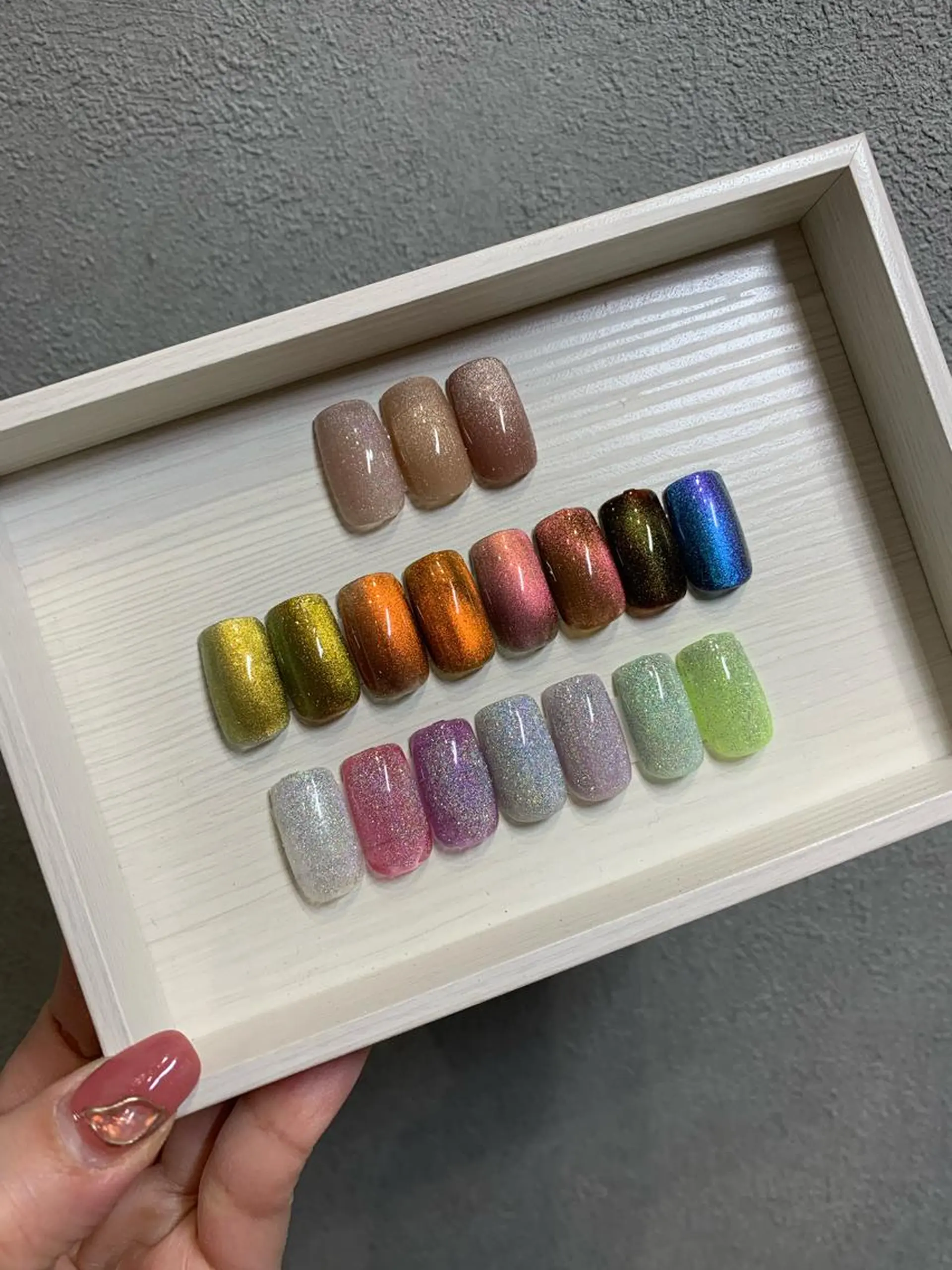 ネイル フラッシュネイル マグネットネイル YUKIMO🍎名駅 /ニュアンスのネイルデザイン