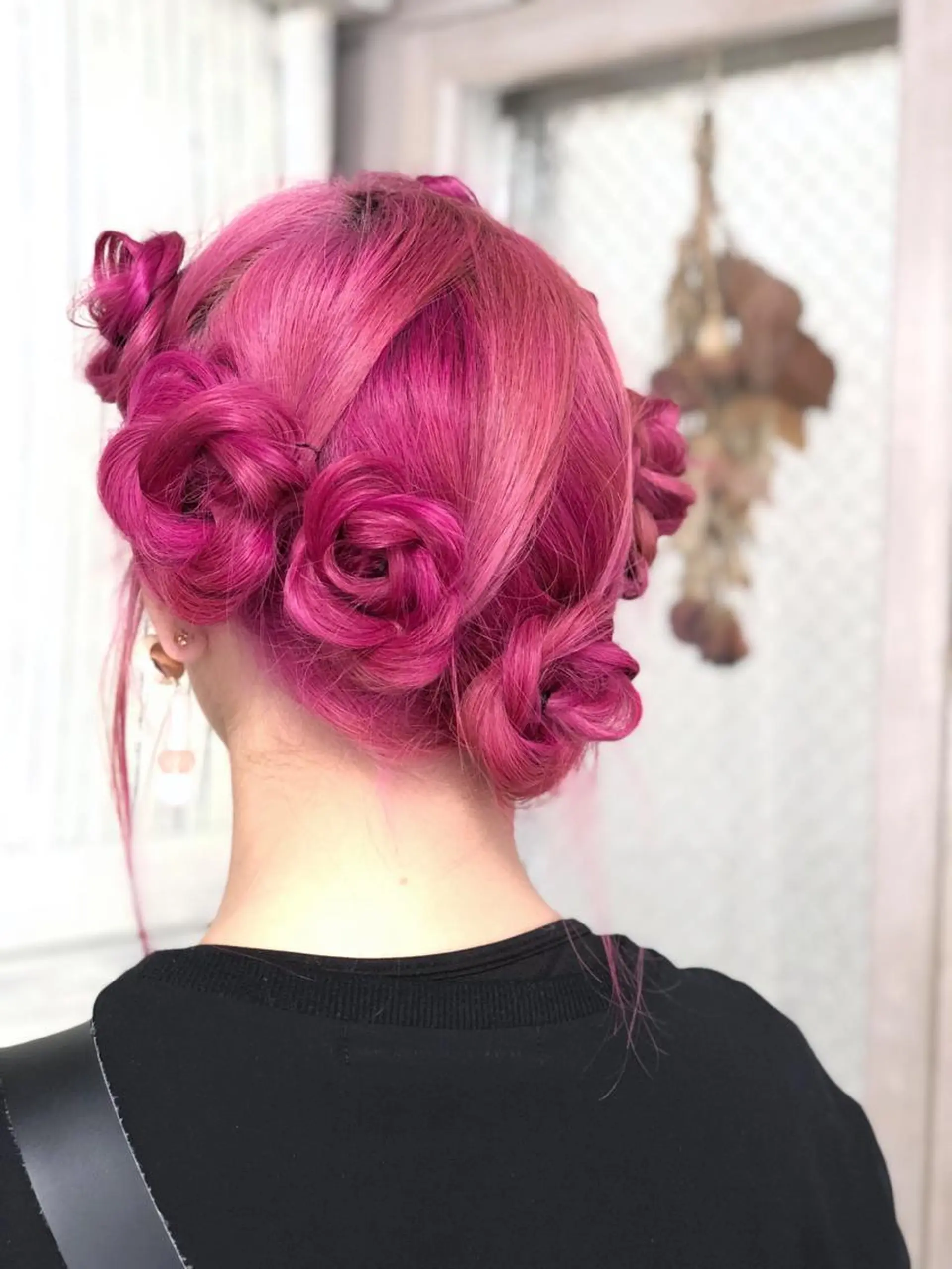 セミロング カラー パーマ ヘアアレンジ グラデーションカラー ボブ 簡単アレンジ 外国人風カラー カット ヘアカラー トリートメント 推し活専用 【派手髪】飯野ゆかりのヘアスタイル