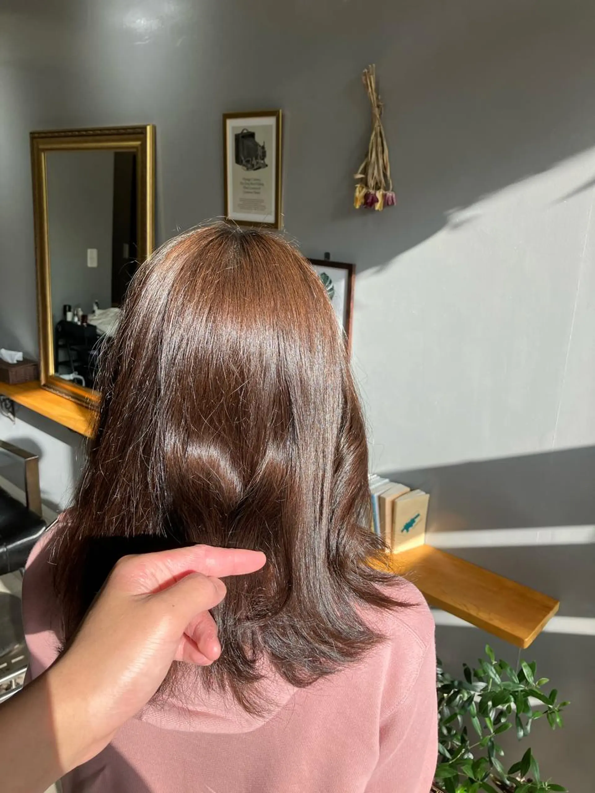 ミディアム トリートメント 渡辺俊介 暗髪カラー /美髪矯正/髪質改善のヘアスタイル