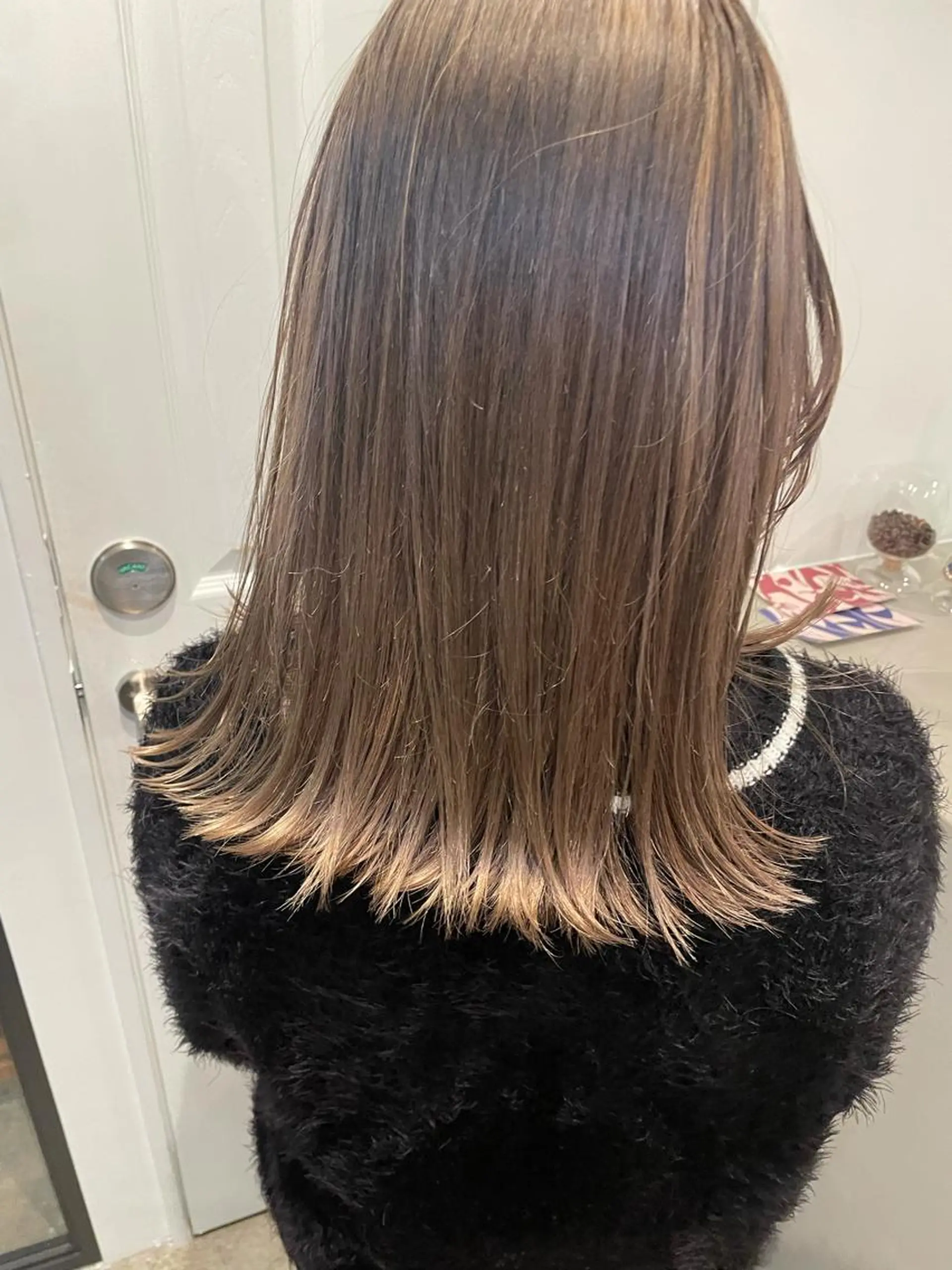 ミディアム カラー ベージュカラー ブリーチ シルバー シルバーベージュ ホワイトシルバー カット ヘアカラー トリートメント 中目黒🌼 🌼ハナのヘアスタイル