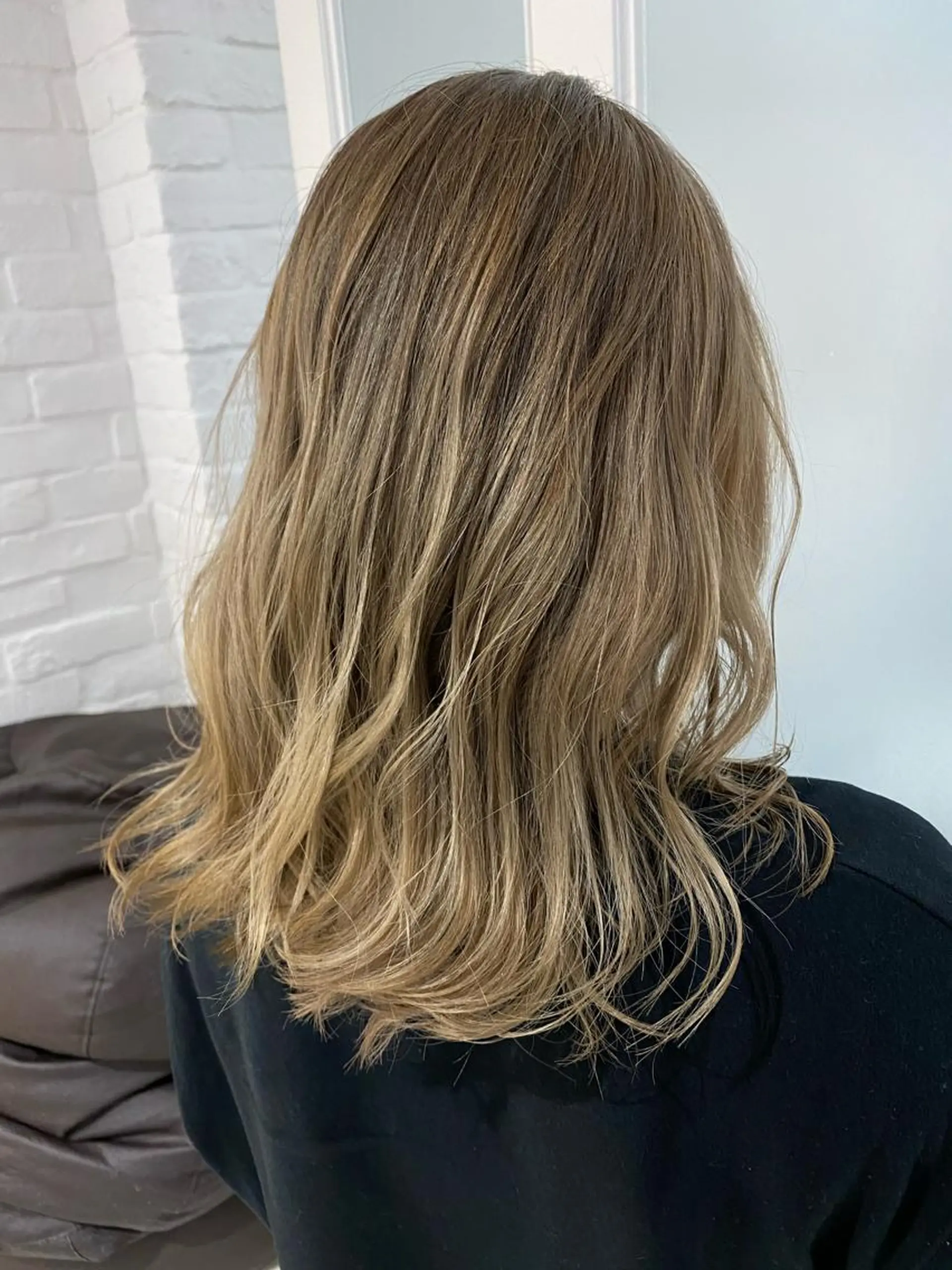 ロング 🍀透明感抜群🍀/ ハイトーンカラーのヘアスタイル