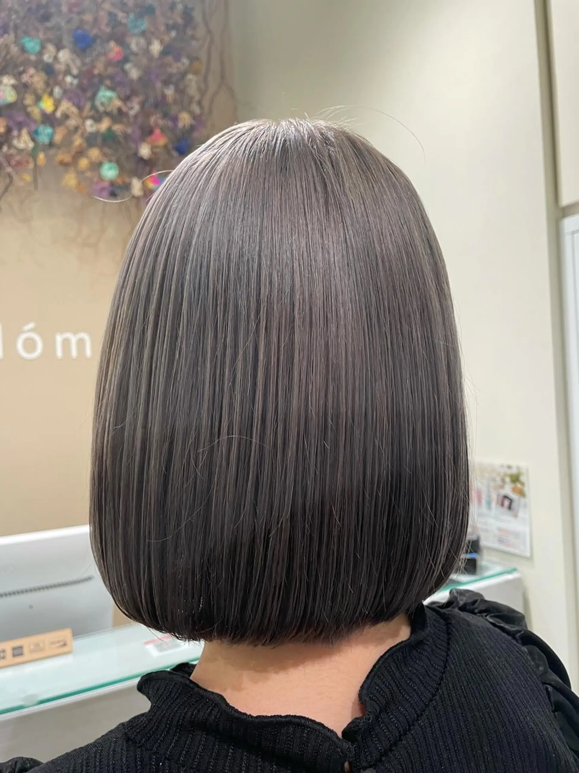 ショート カラー ブリーチ グレージュ ボブ/インナーカラー /眉毛/Miyuのヘアスタイル