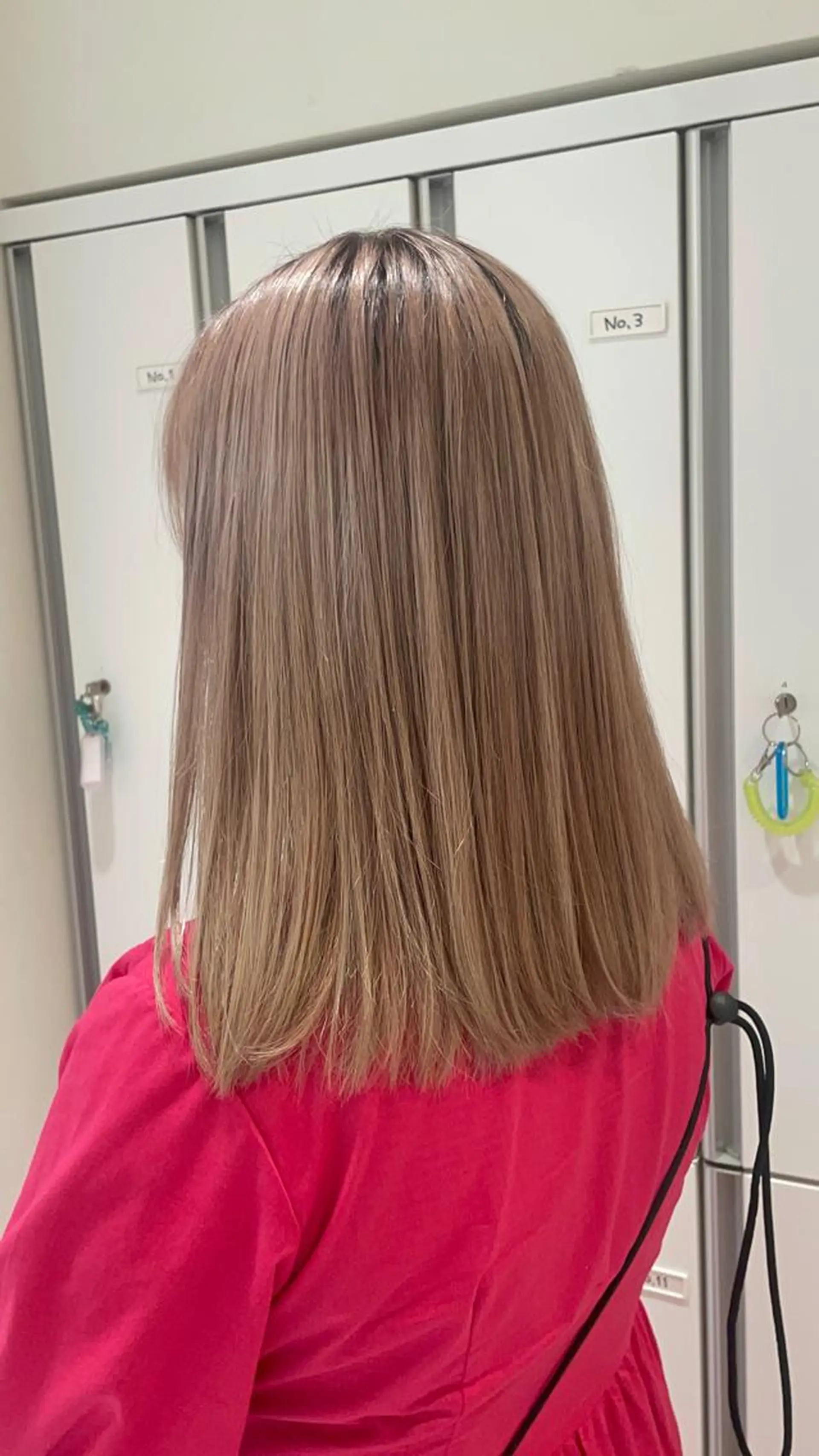 ミディアム Wカラー🎀/ 韓国風/TOMOMIのヘアスタイル