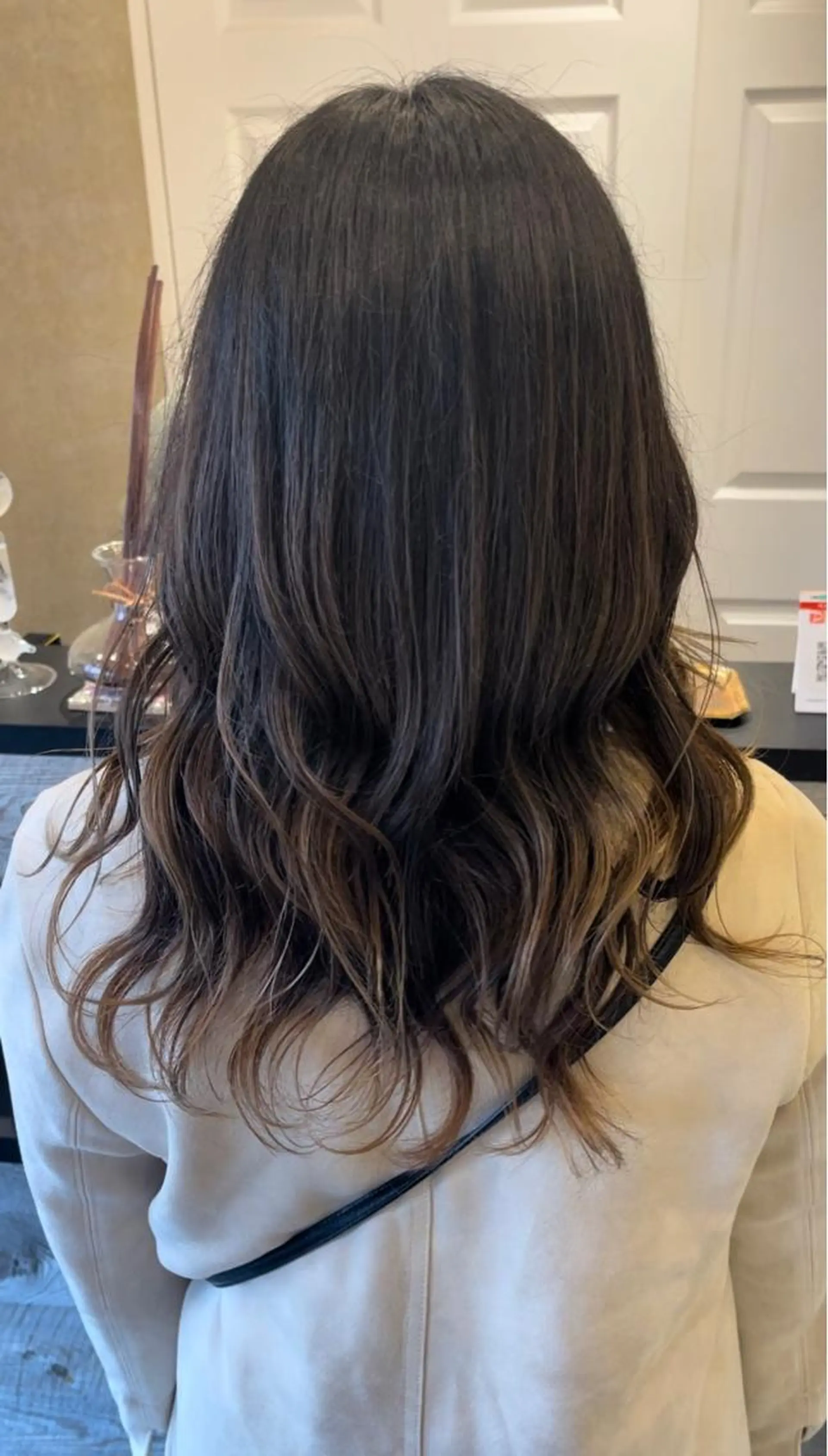 セミロング カラー 青田 明日海のヘアスタイル